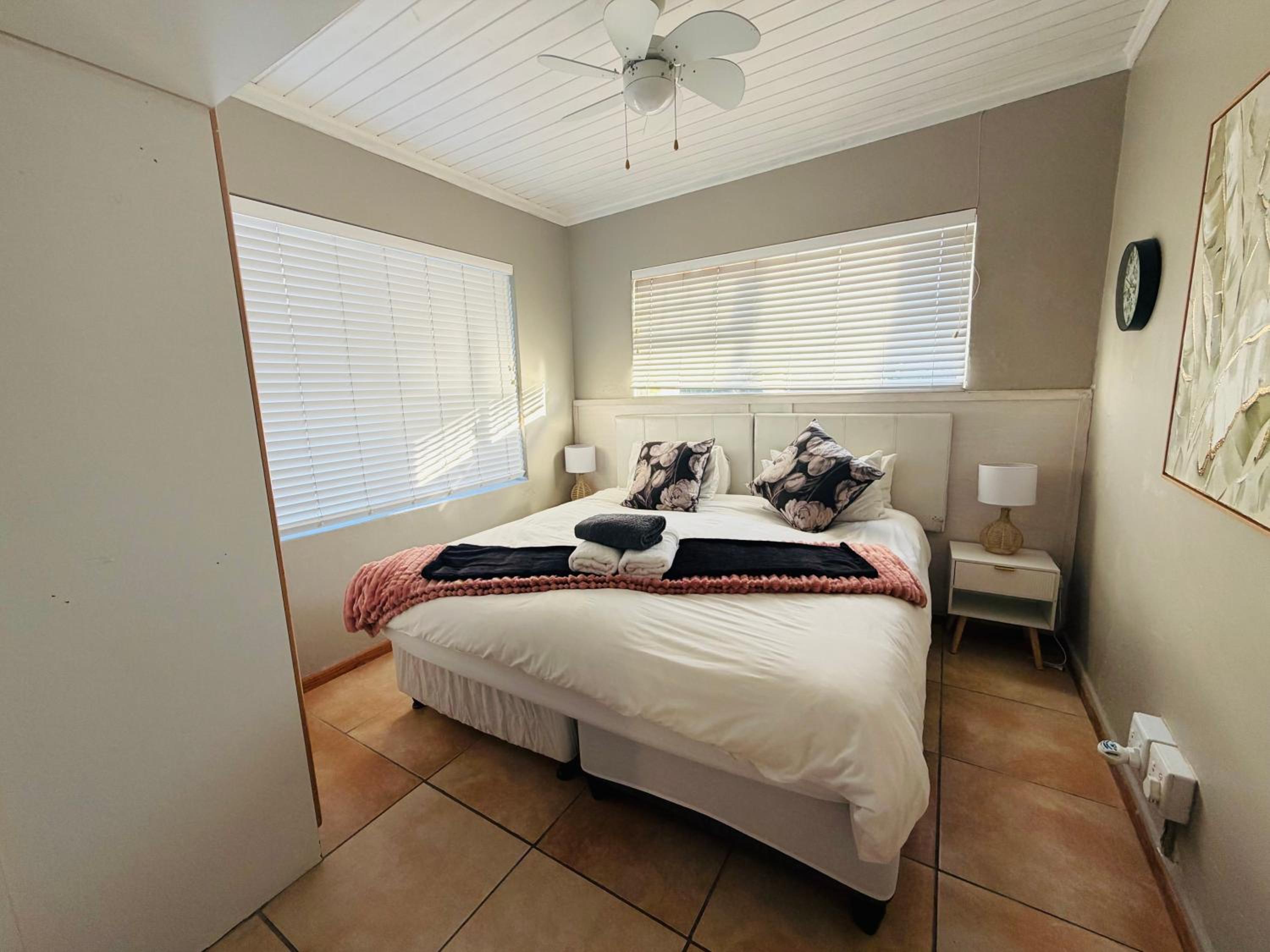 Double Room - Photo 11