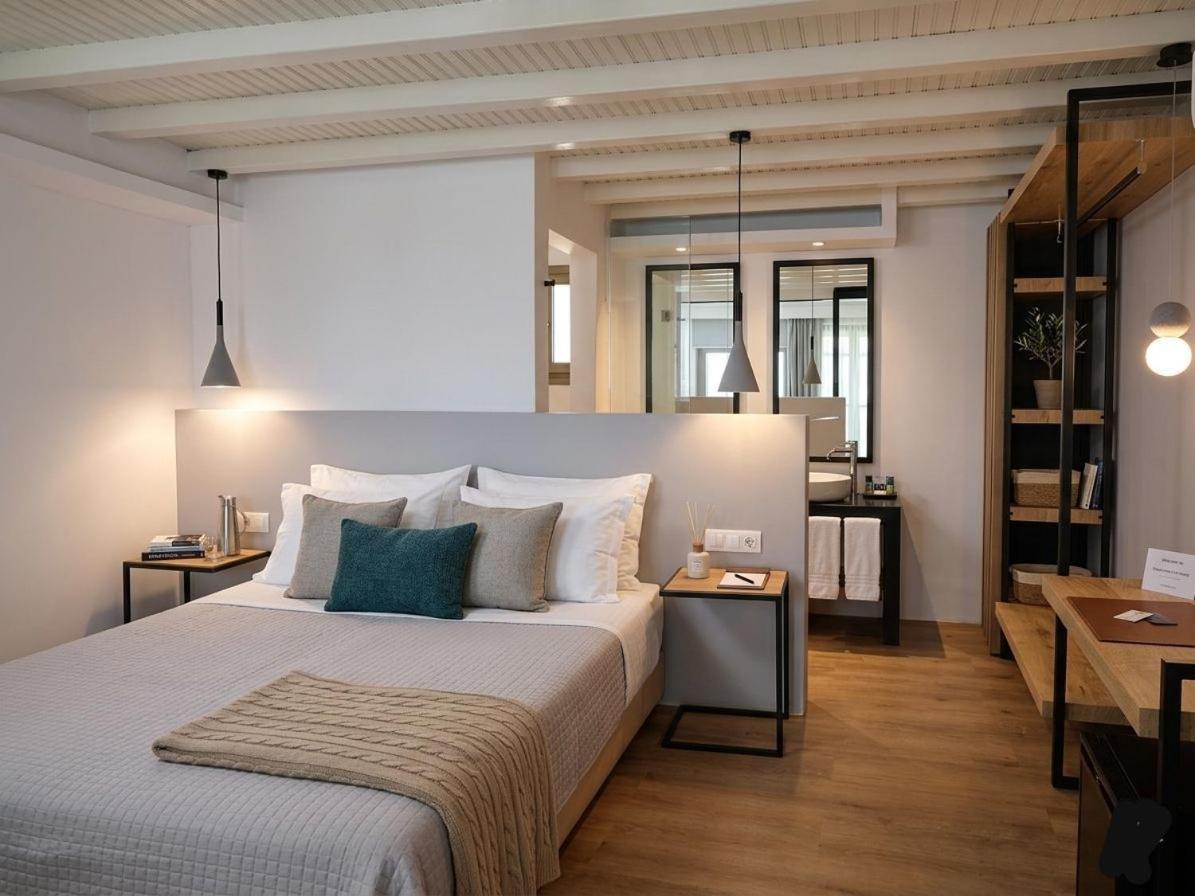 Junior Sea View Suite with Outdoor Jacuzzi - Photo 2