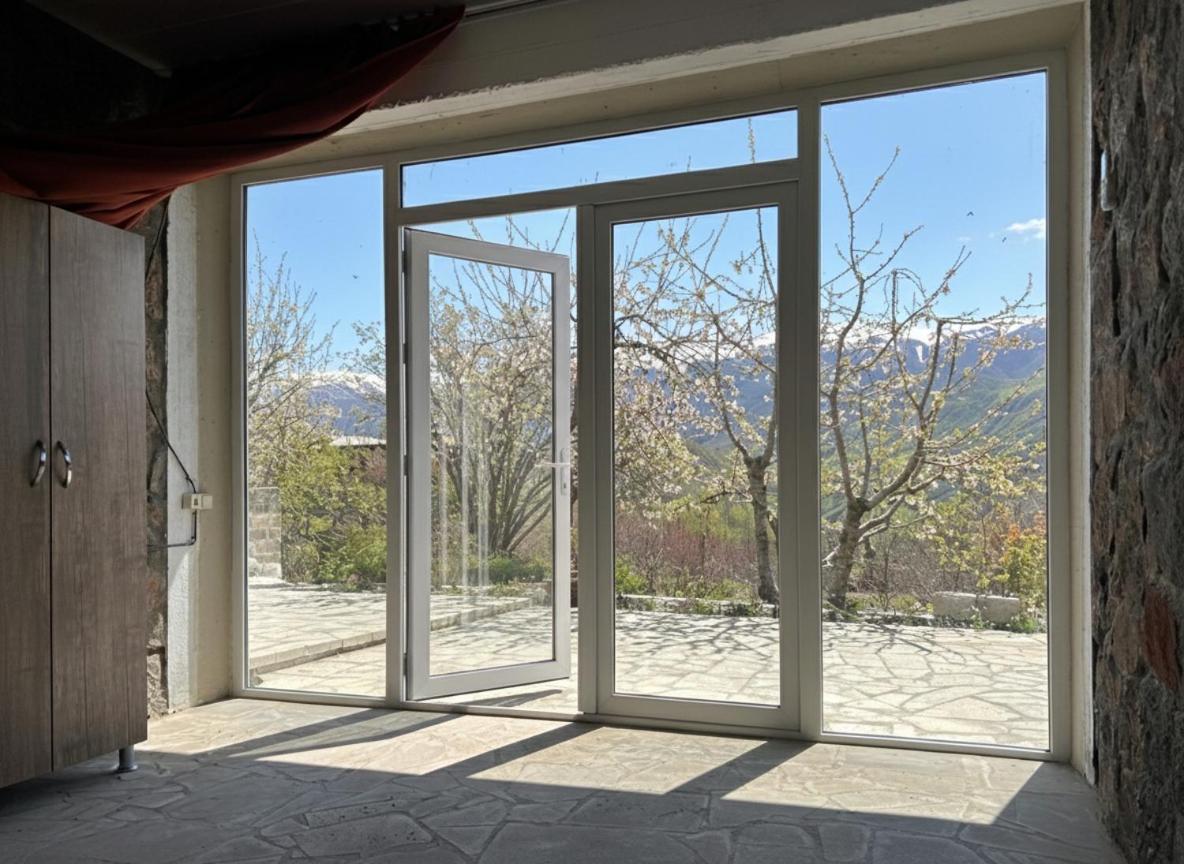 Double Room with Mountain View