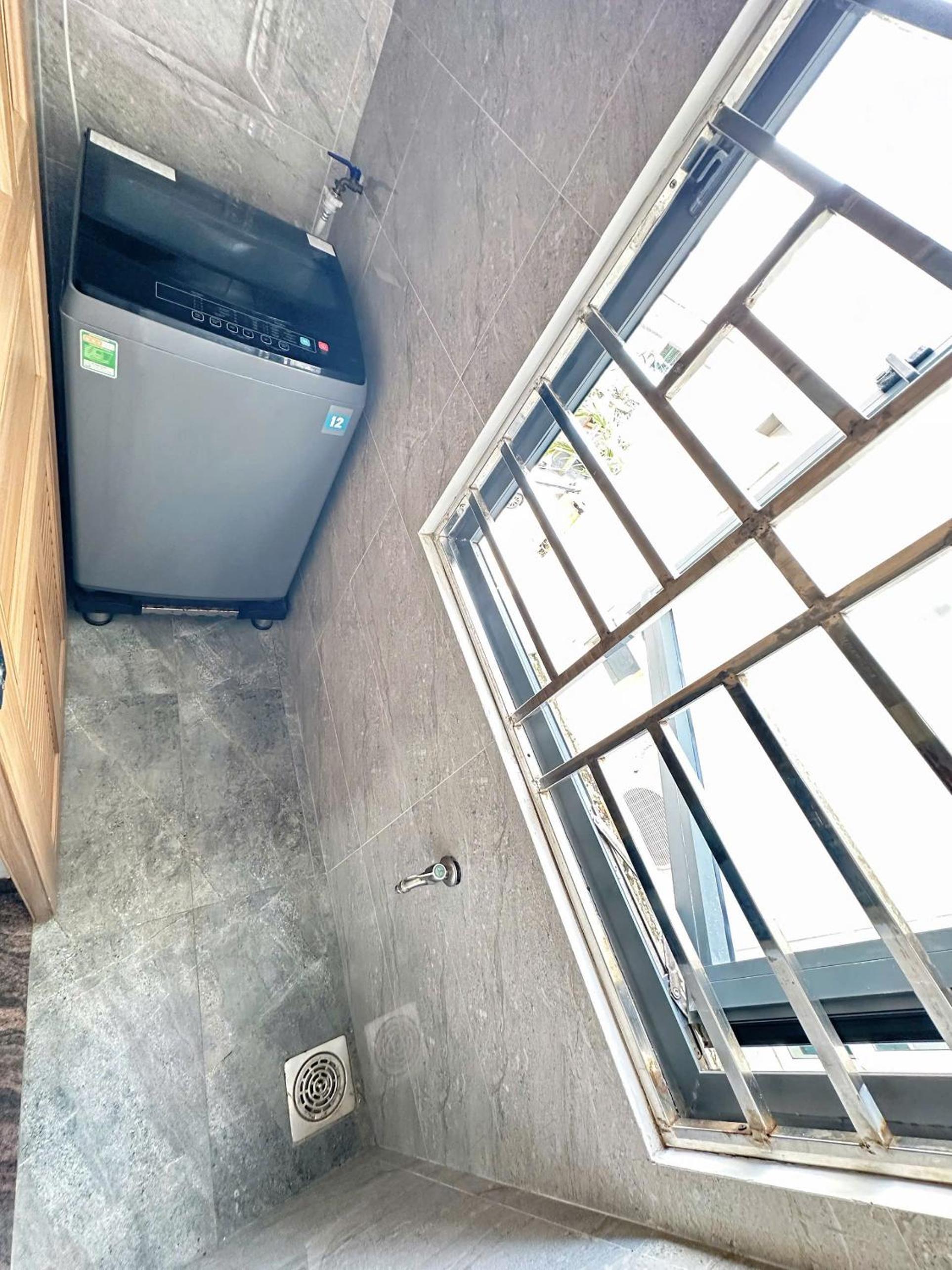 One-Bedroom Apartment with View