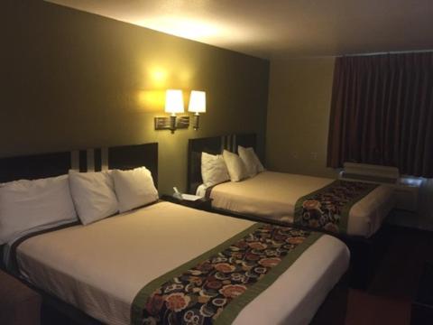 Queen Room with Two Queen Beds - Photo 1