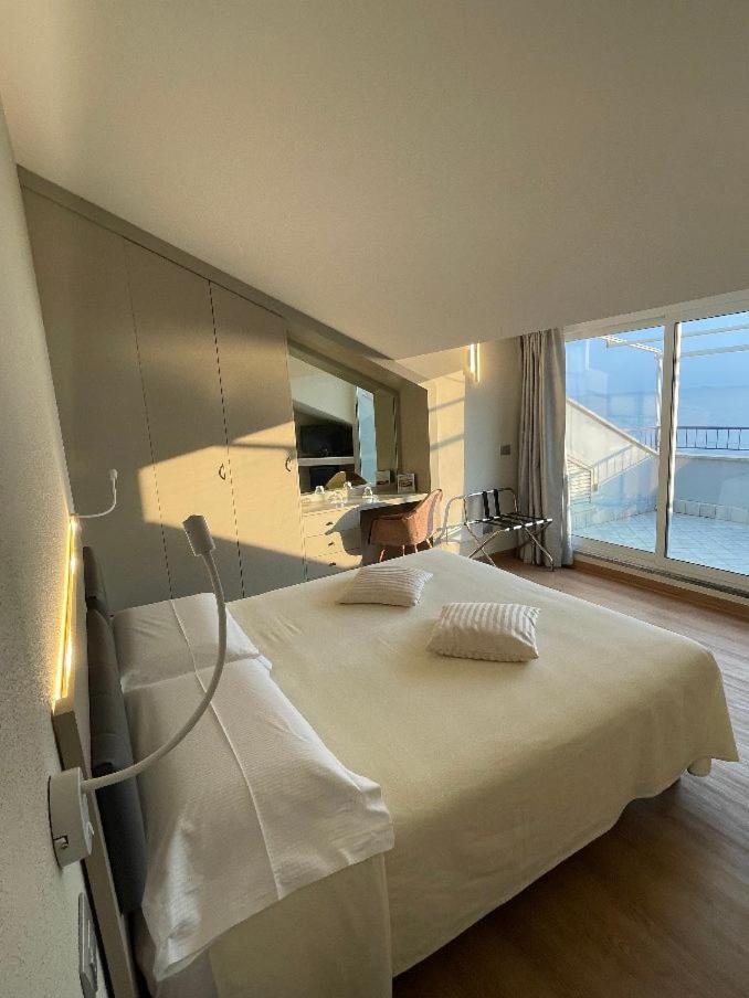 Deluxe Double Room with Sea View
