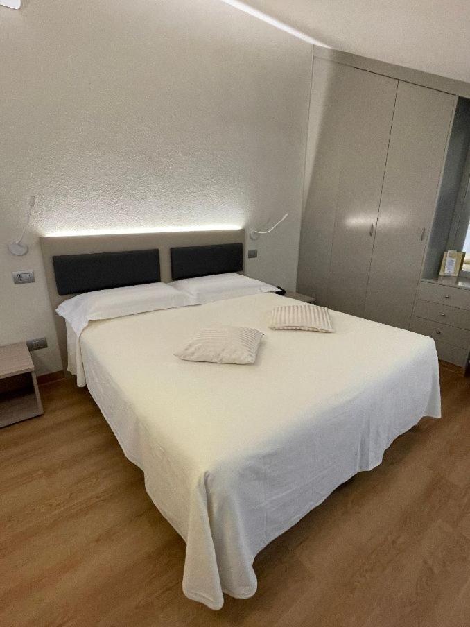 Double Room with Balcony and Sea View