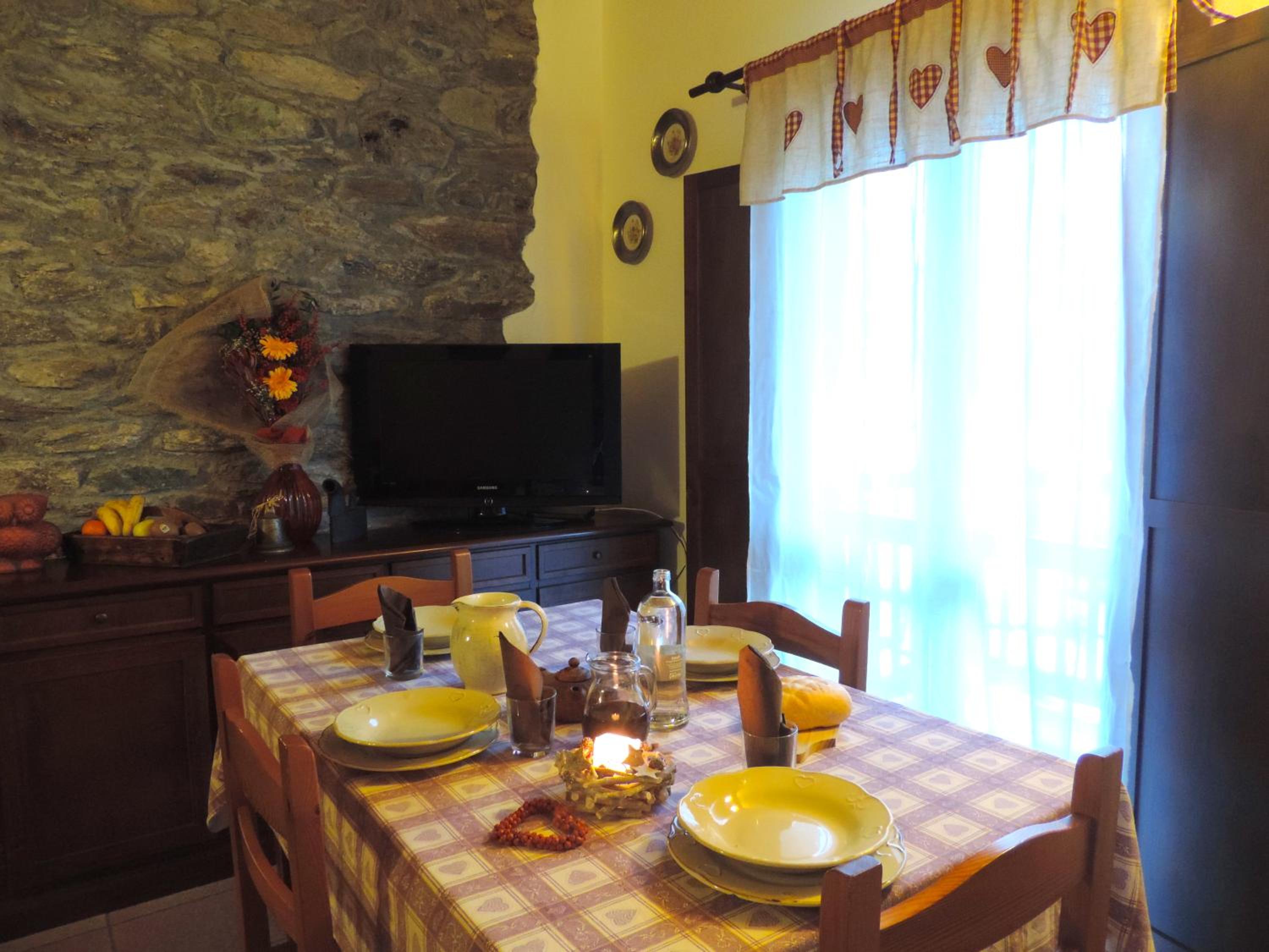 Two-Bedroom Apartment - Photo 4