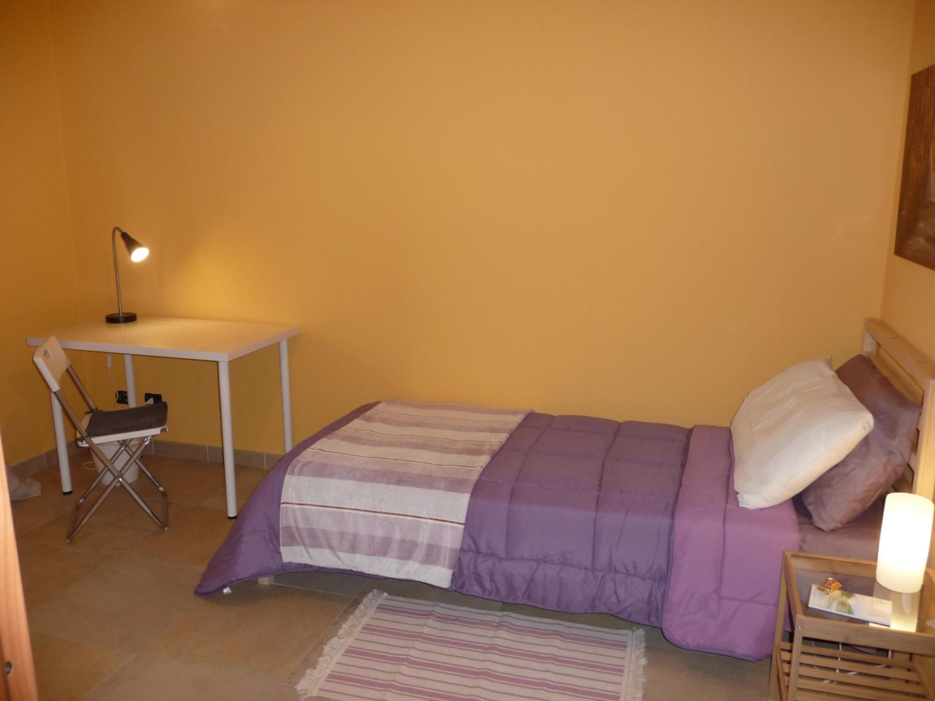 Single Room with Private Bathroom photo 2