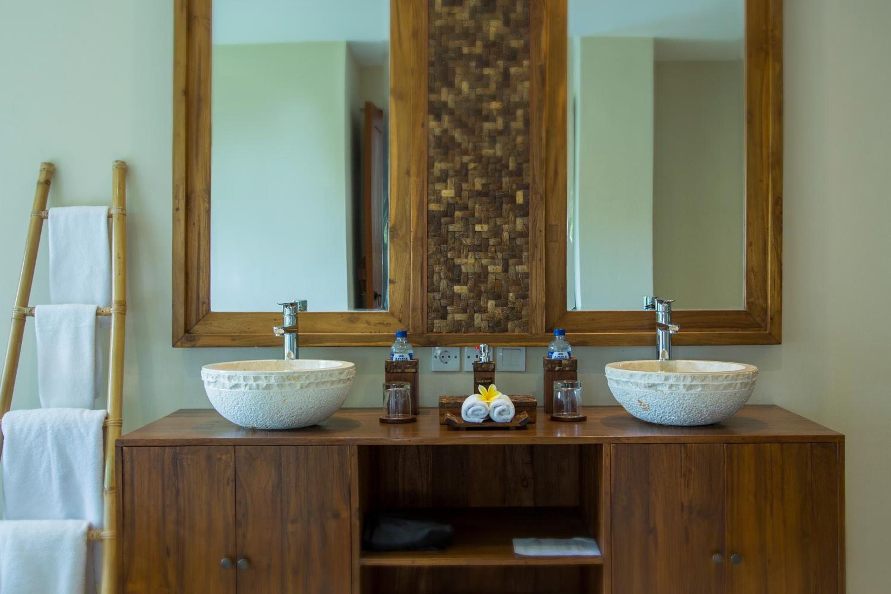 Early Booker Hot Deal - Deluxe Double or Twin Room photo 3