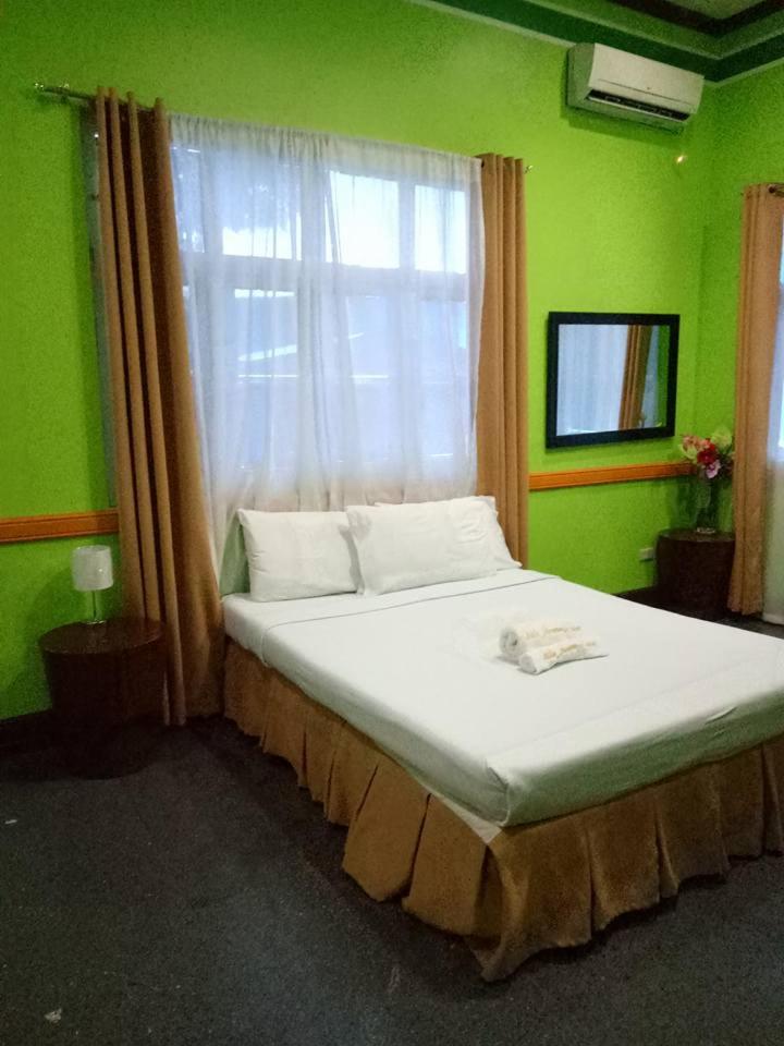 Deluxe Room with Bath photo 2