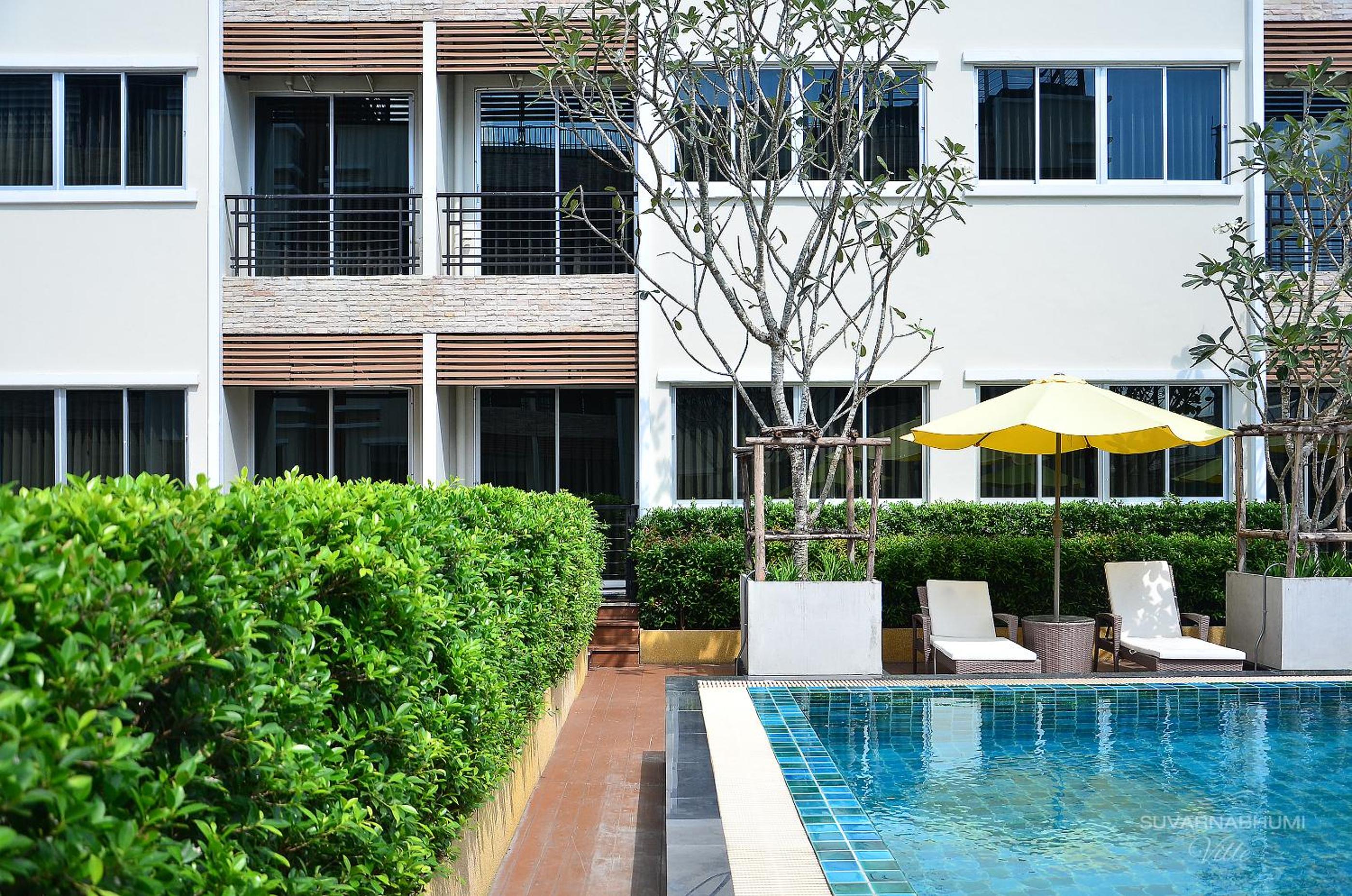 Premier Double Room with Pool Access - Photo 5