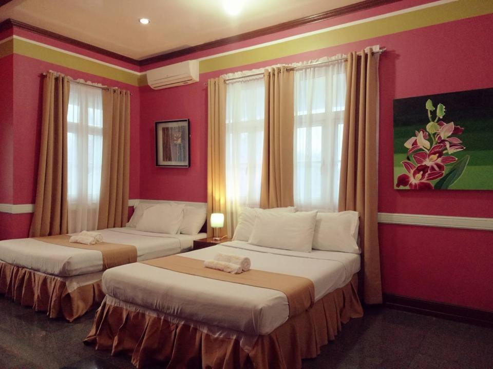 Honeymoon Room - Photo 8