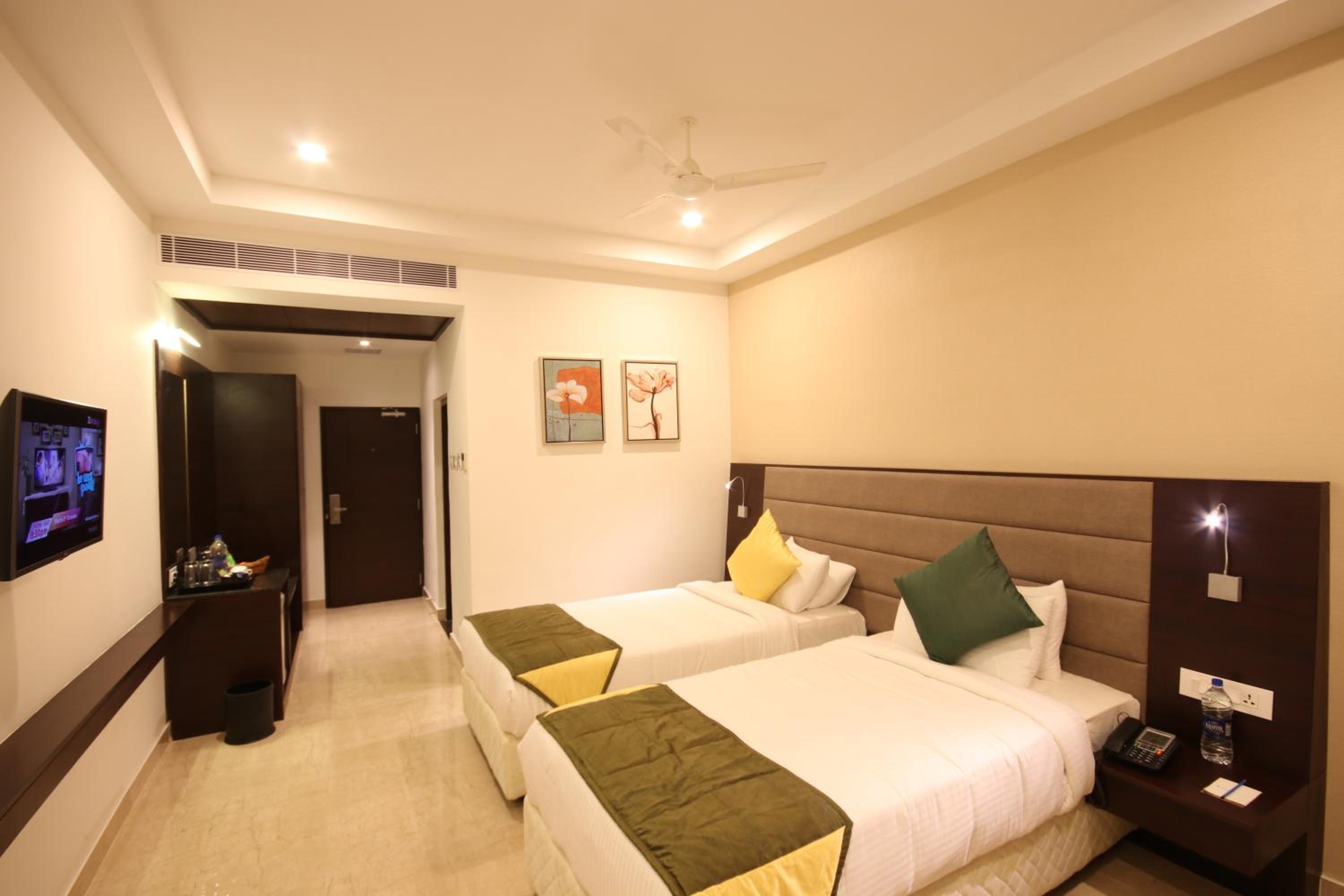 Large Double or Twin Room photo 2