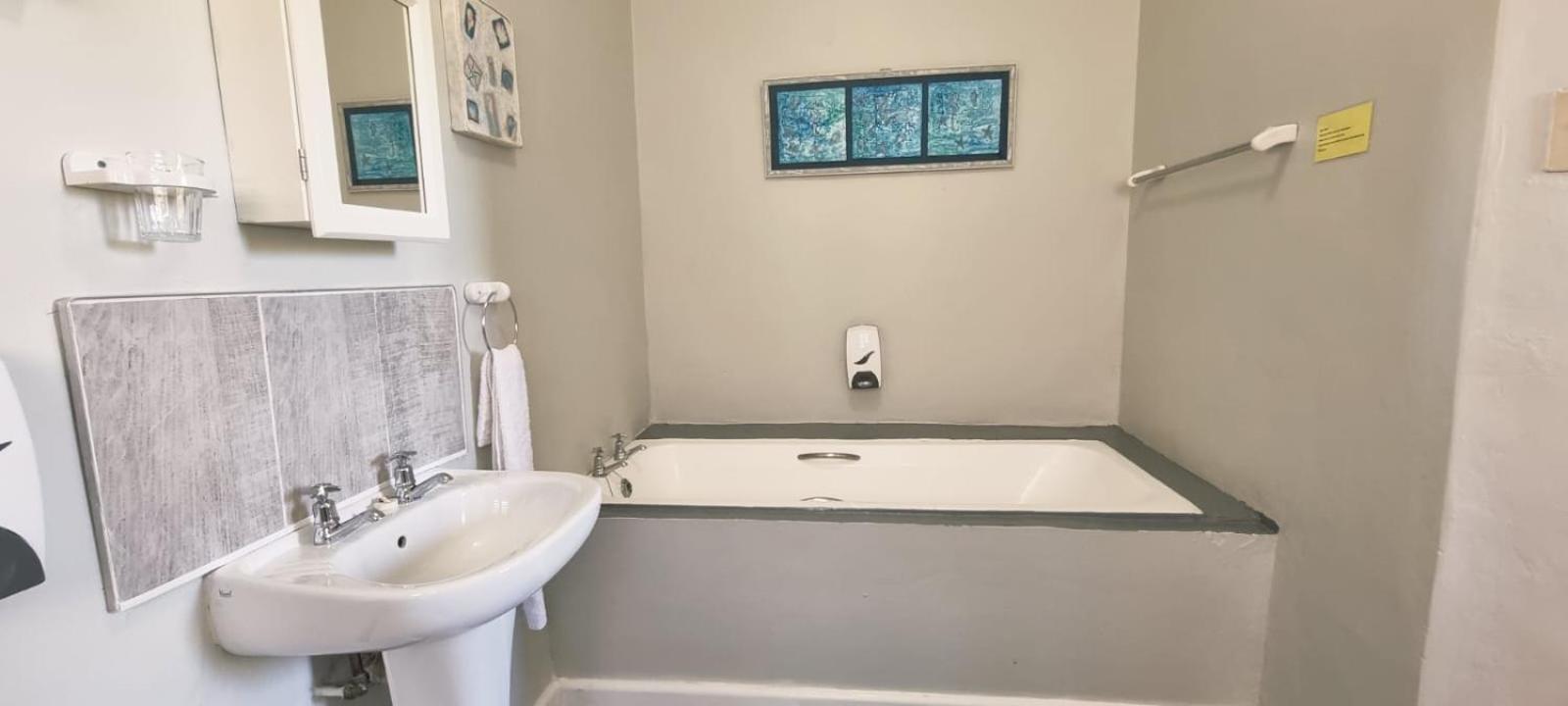 Family Room with Bath - Photo 3