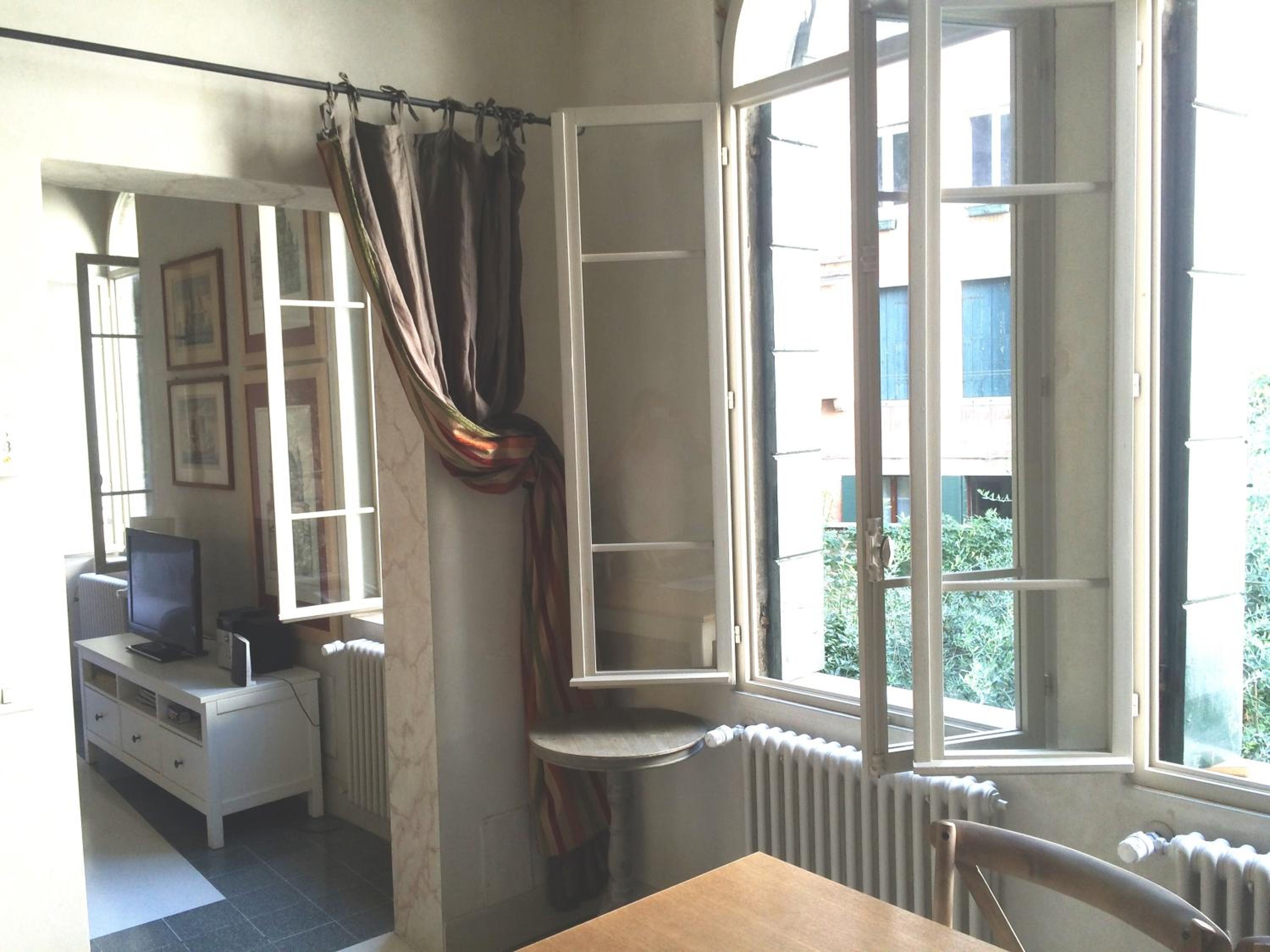 Deluxe Apartment photo 2
