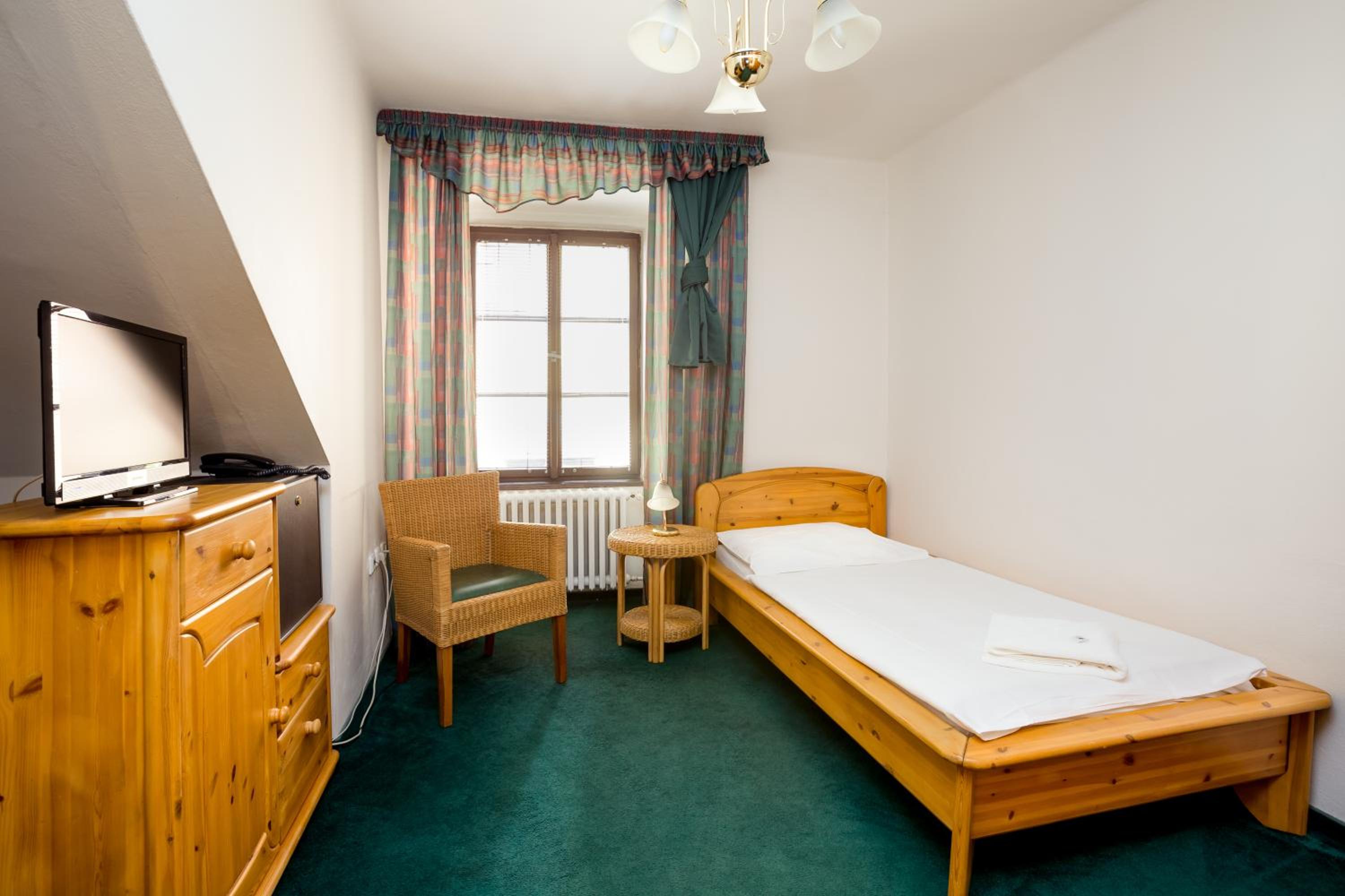 Classic Single Room with Shower
