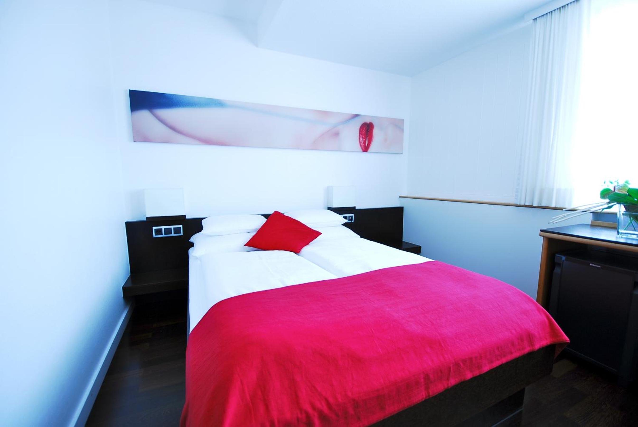 Budget Double Room photo 1