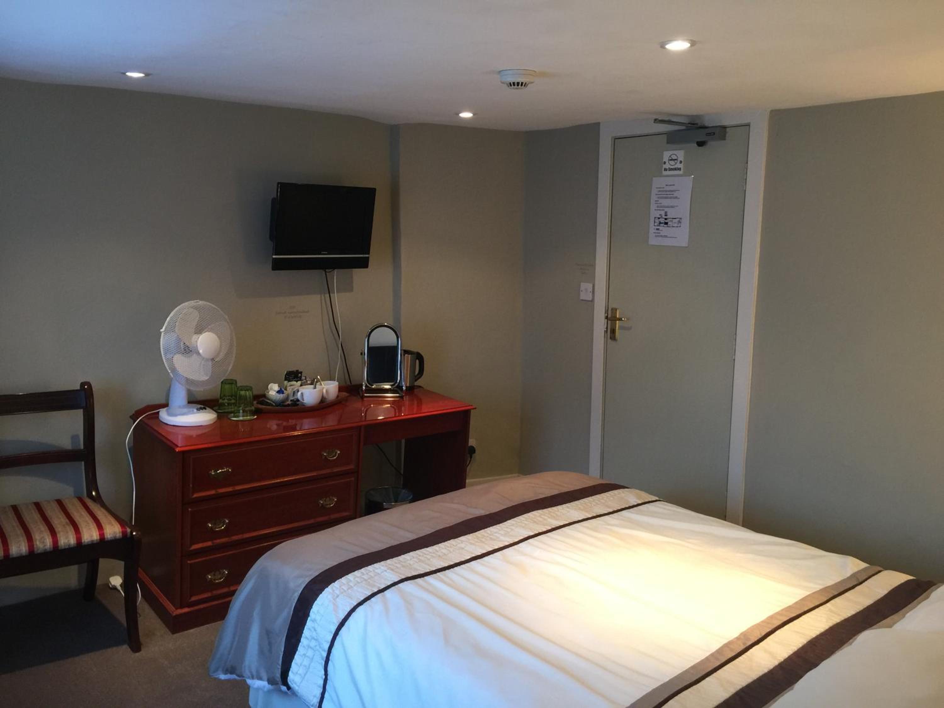Double Room - Photo 15