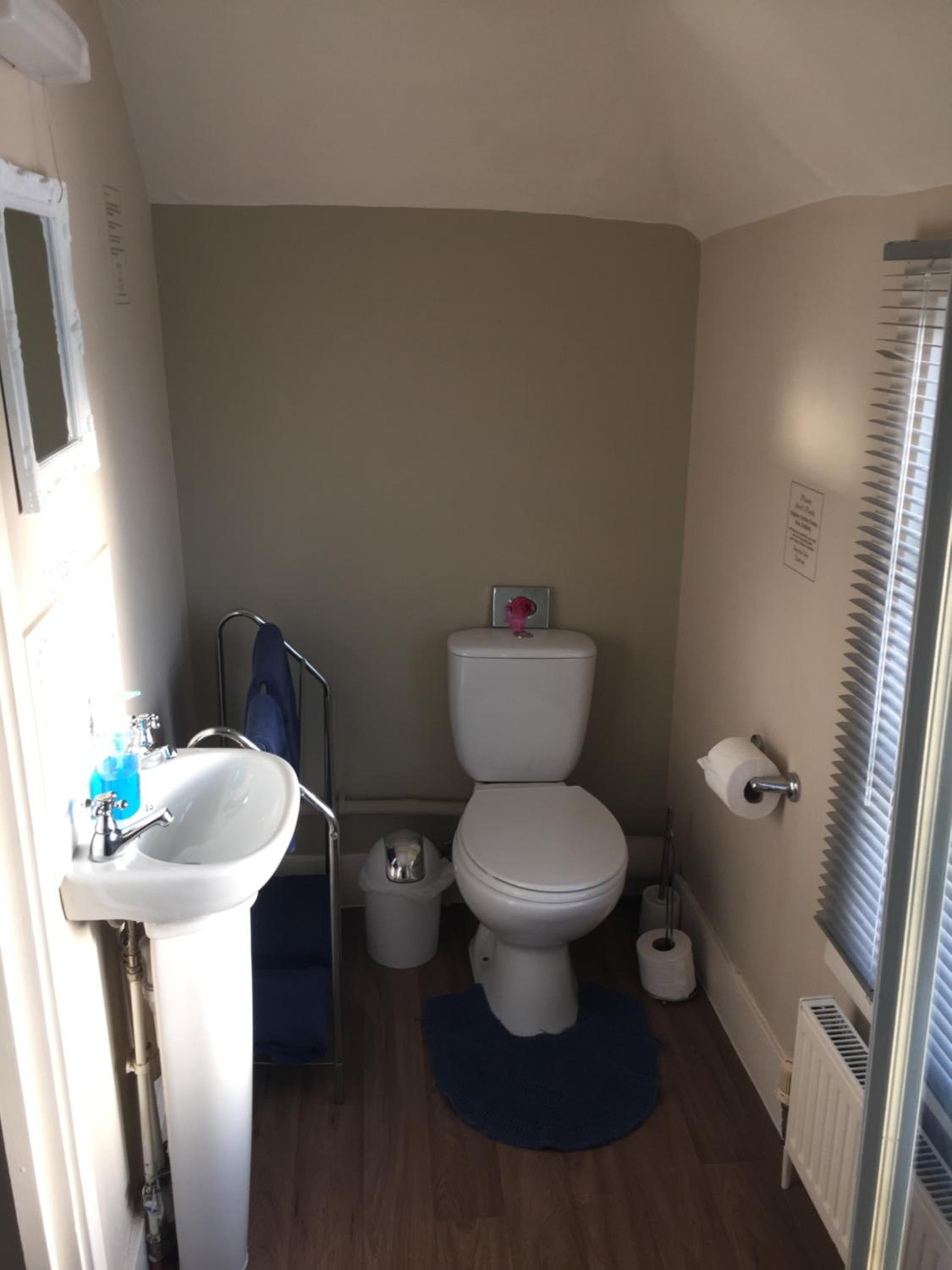 Double Room - Photo 6