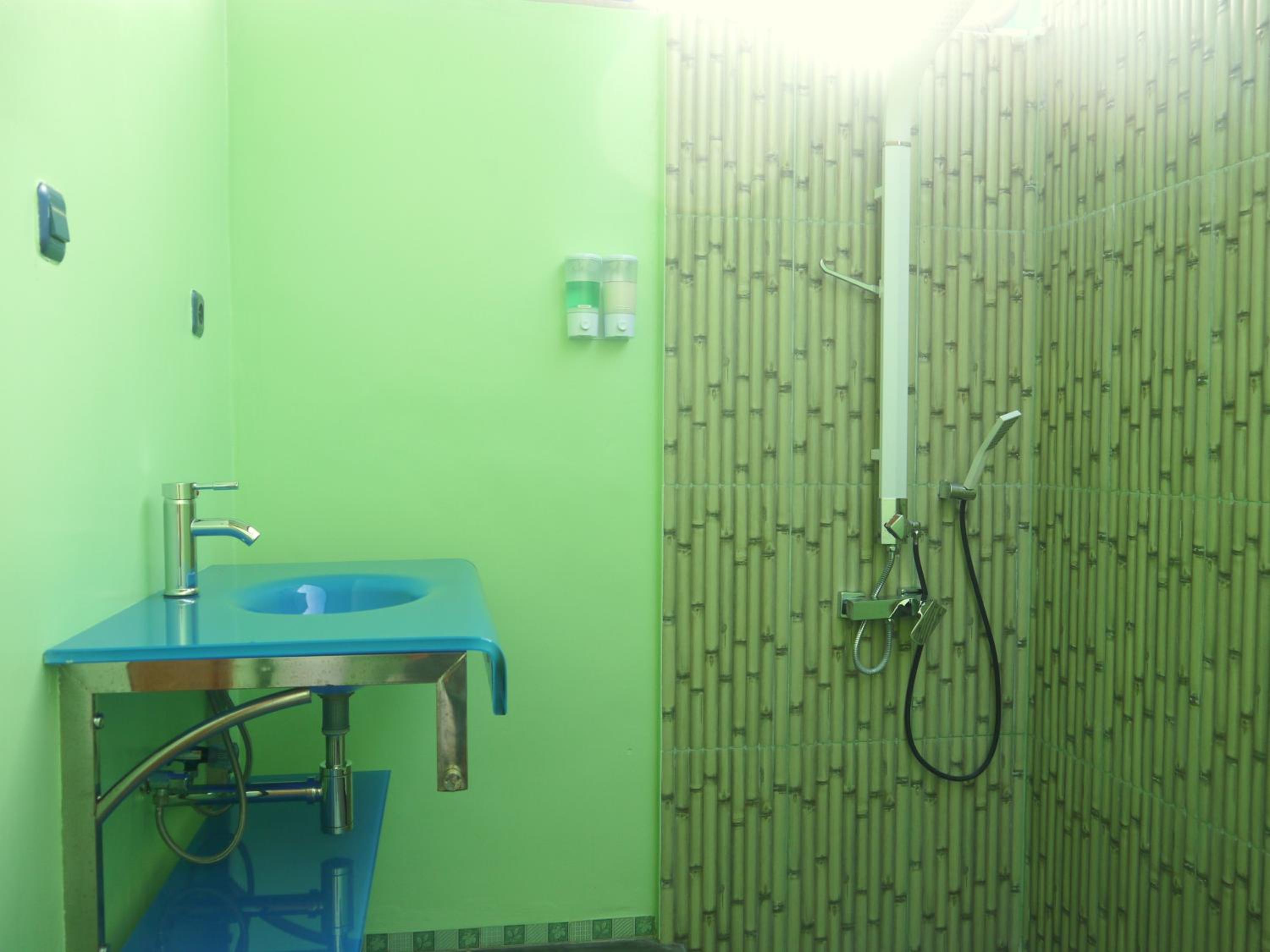Twin Room with Garden View - Photo 4