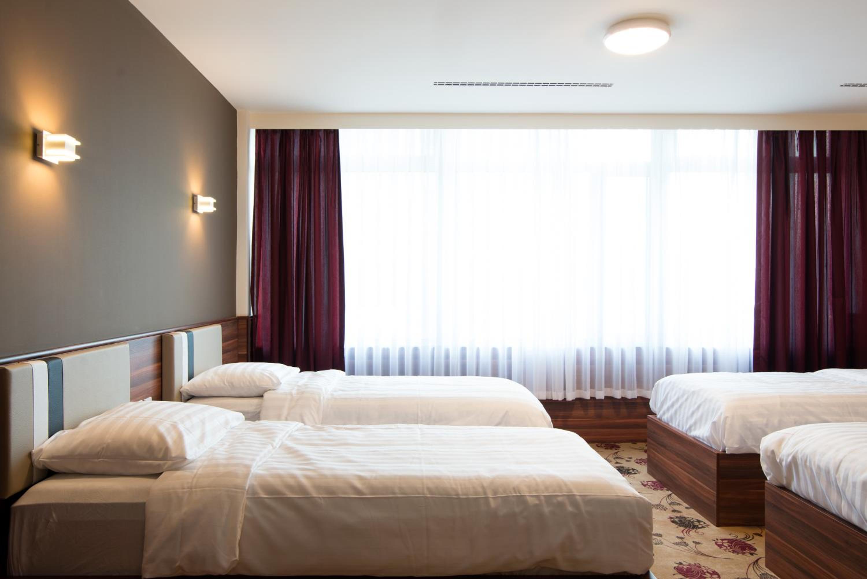 Quadruple Room With Private Bathroom photo 2