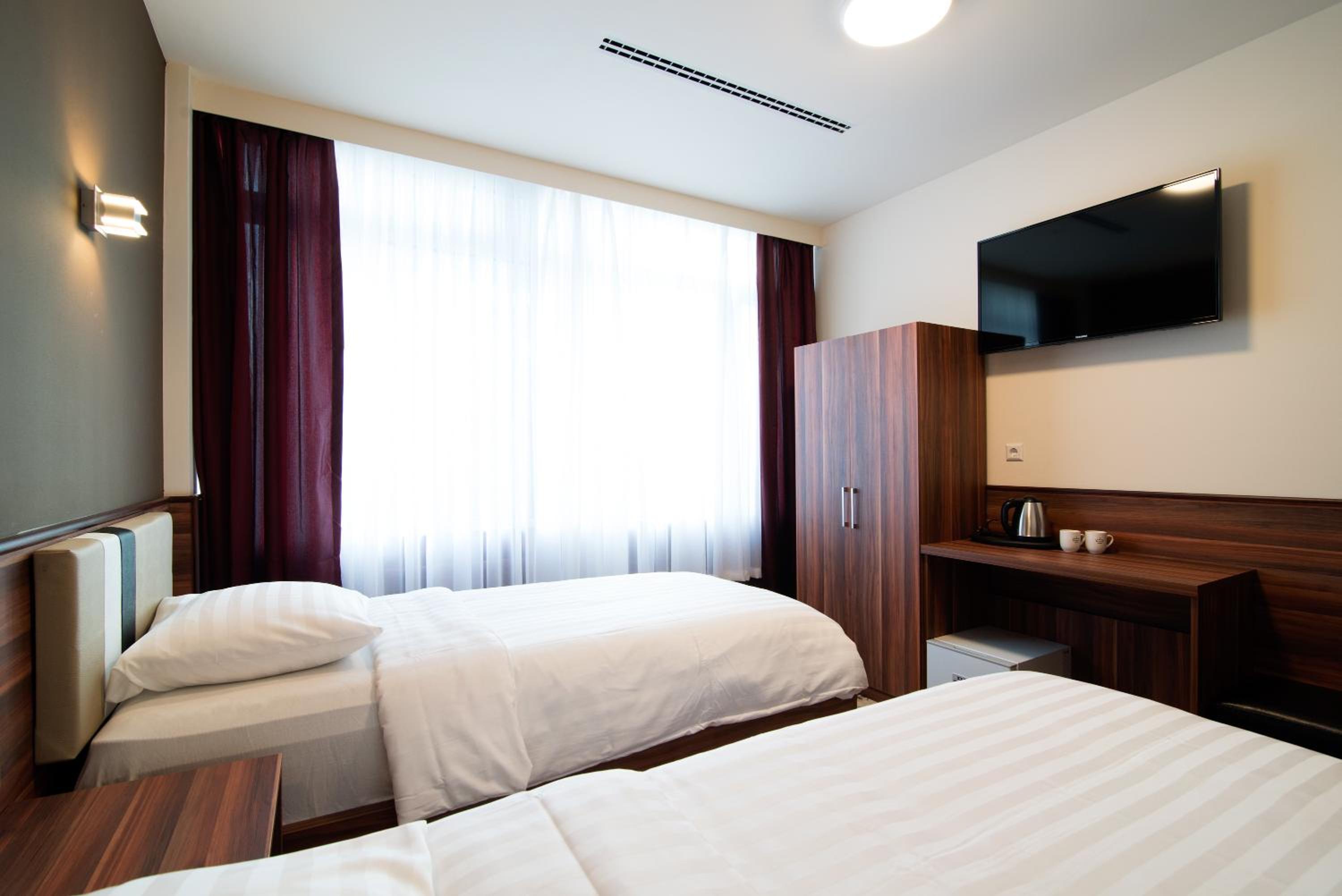 Comfort Twin Room photo 3