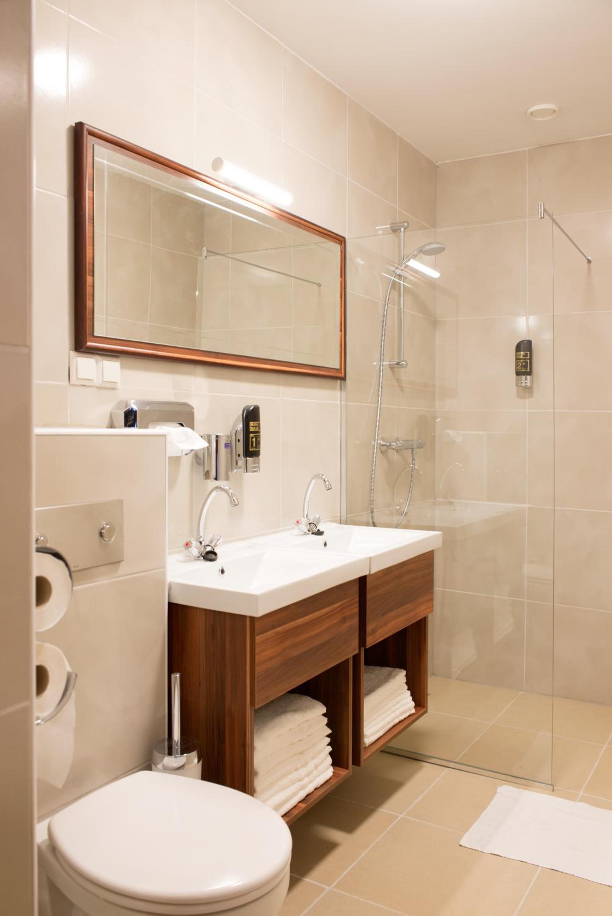 Family Room With Private Bathroom photo 3
