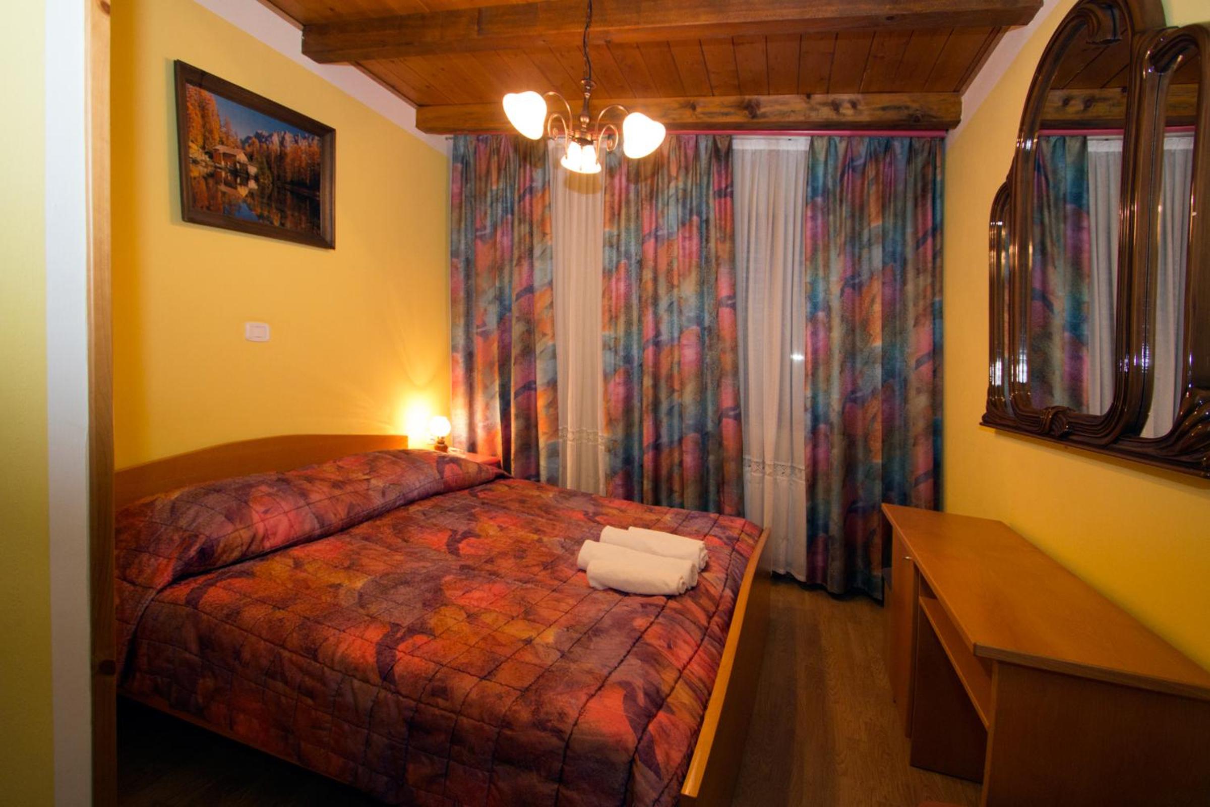 Double Room with Private Bathroom photo 2