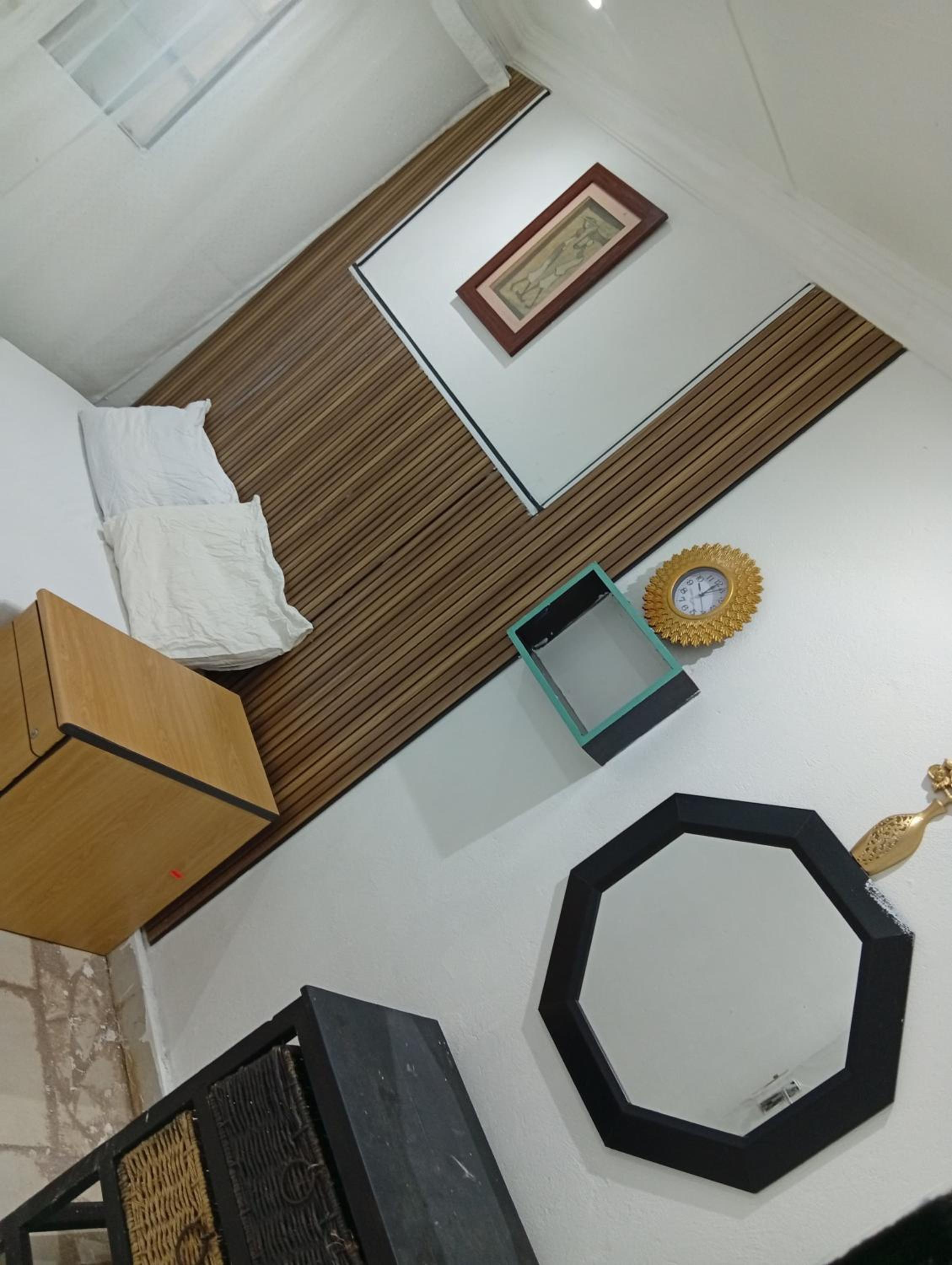 Basic Triple Room with Shared Bathroom photo 1
