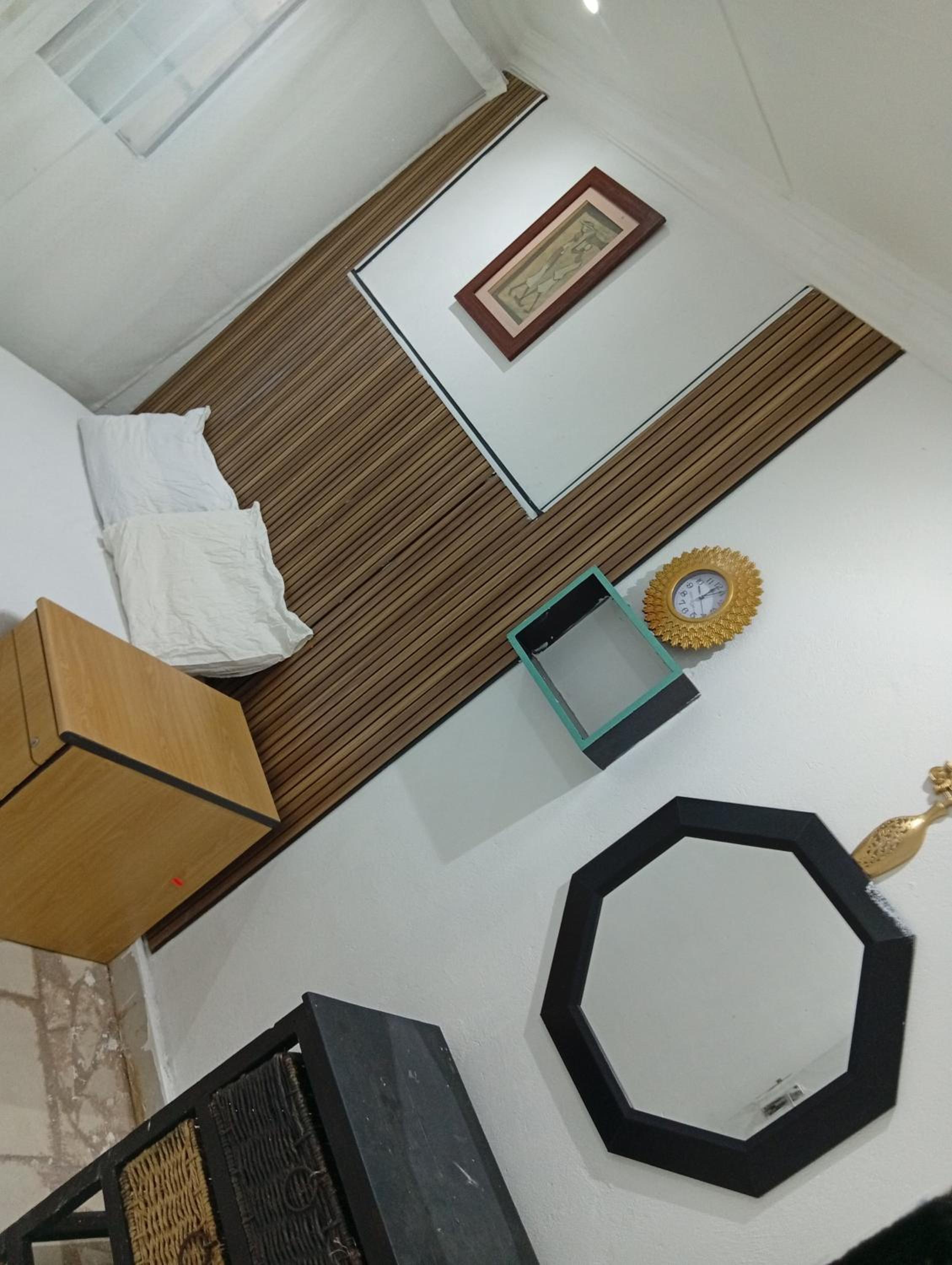 Basic Triple Room with Shared Bathroom photo 2
