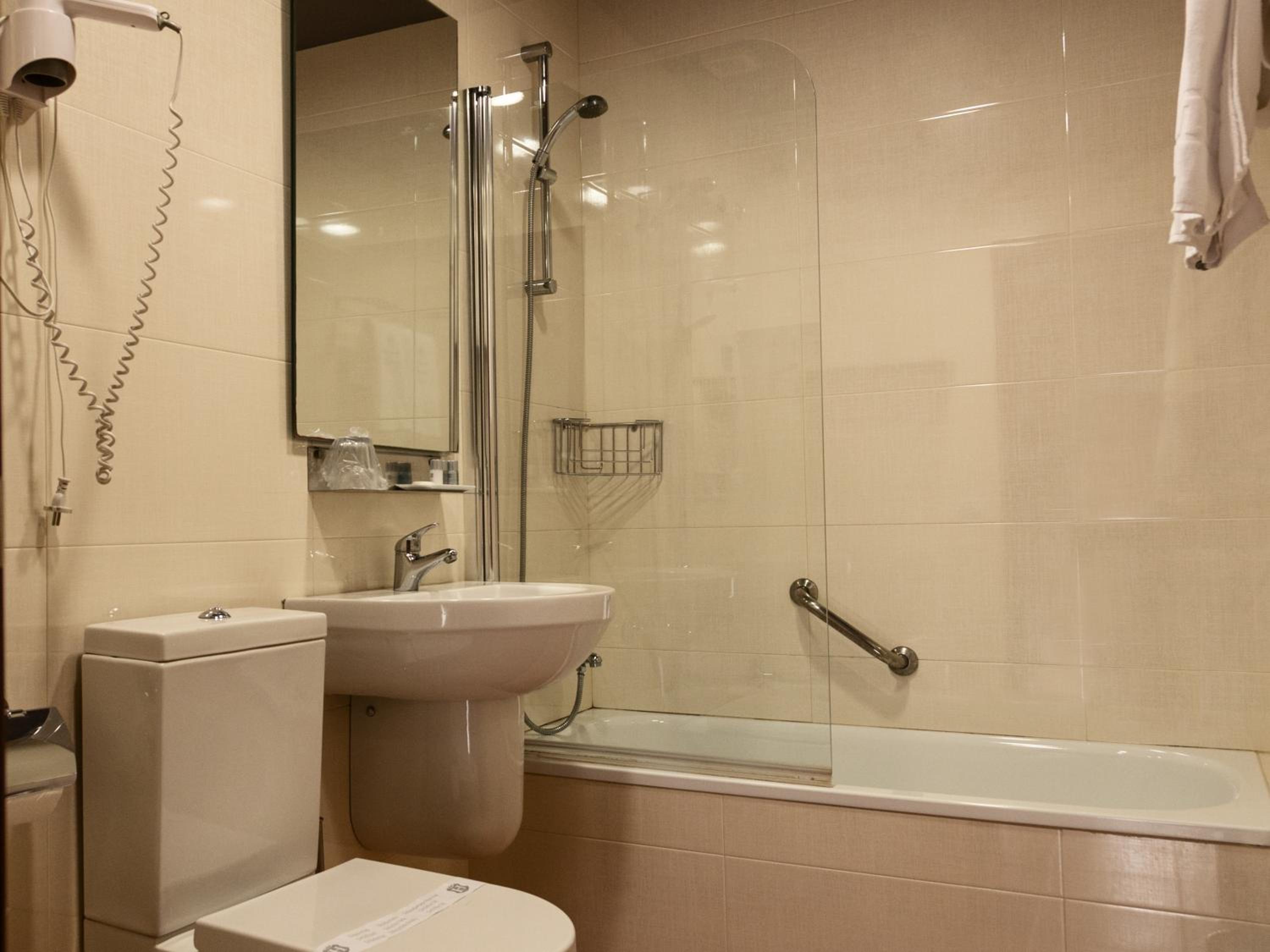 Family Room With Bathroom photo 2