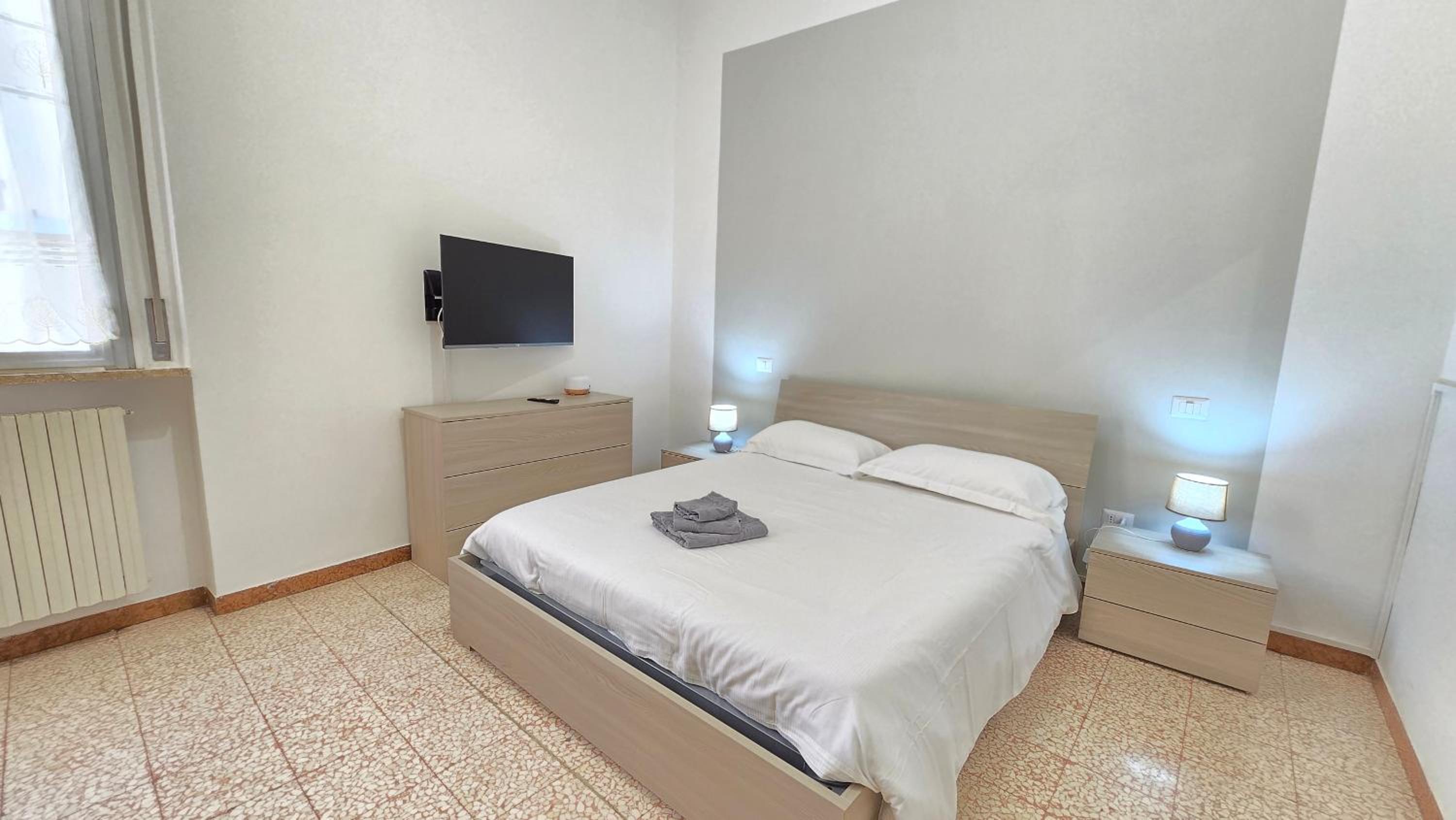 One-Bedroom Standard Apartment photo 3