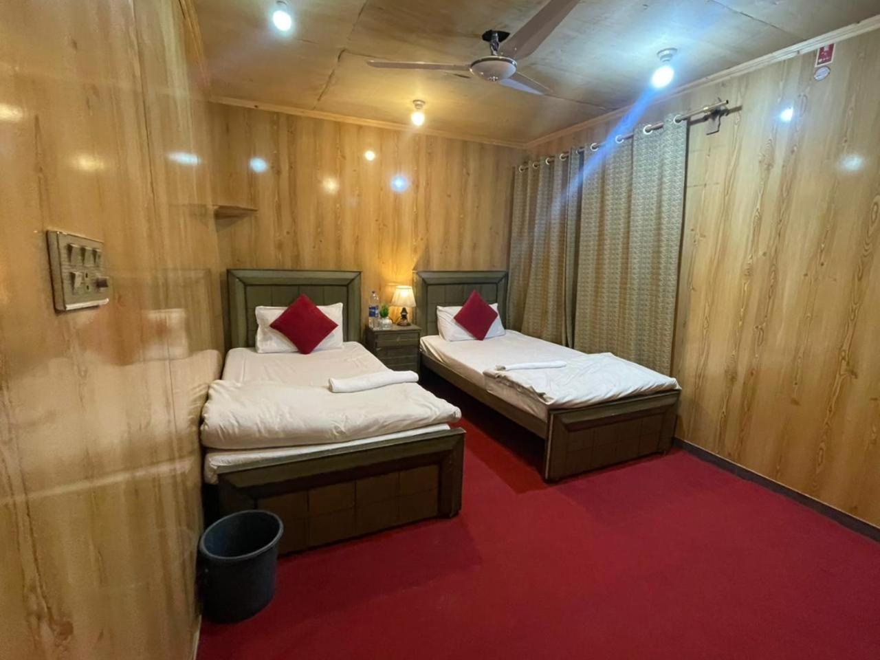 Budget Twin Room photo 2