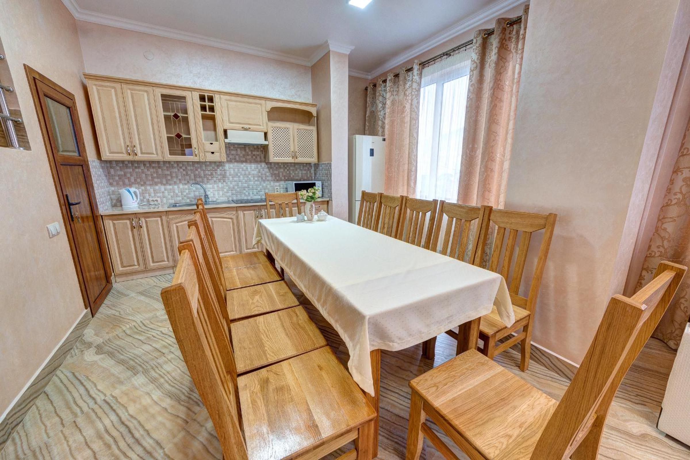 Four-Bedroom House photo 3