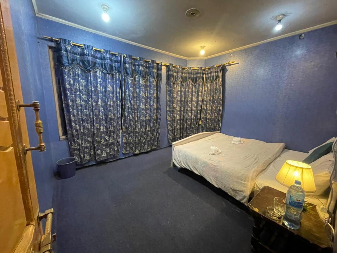 Budget Twin Room photo 3