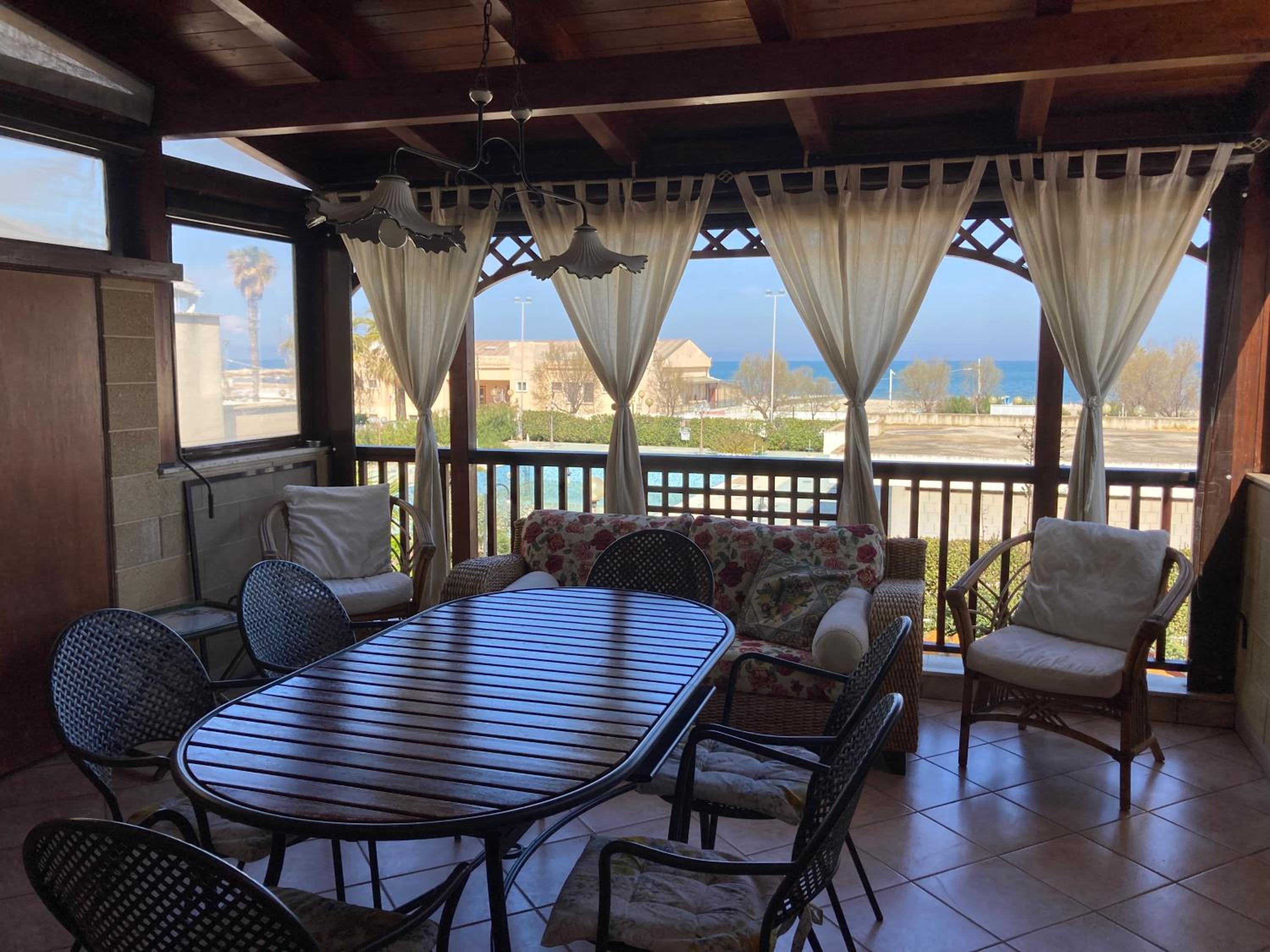 Villa - Beach Front photo 1