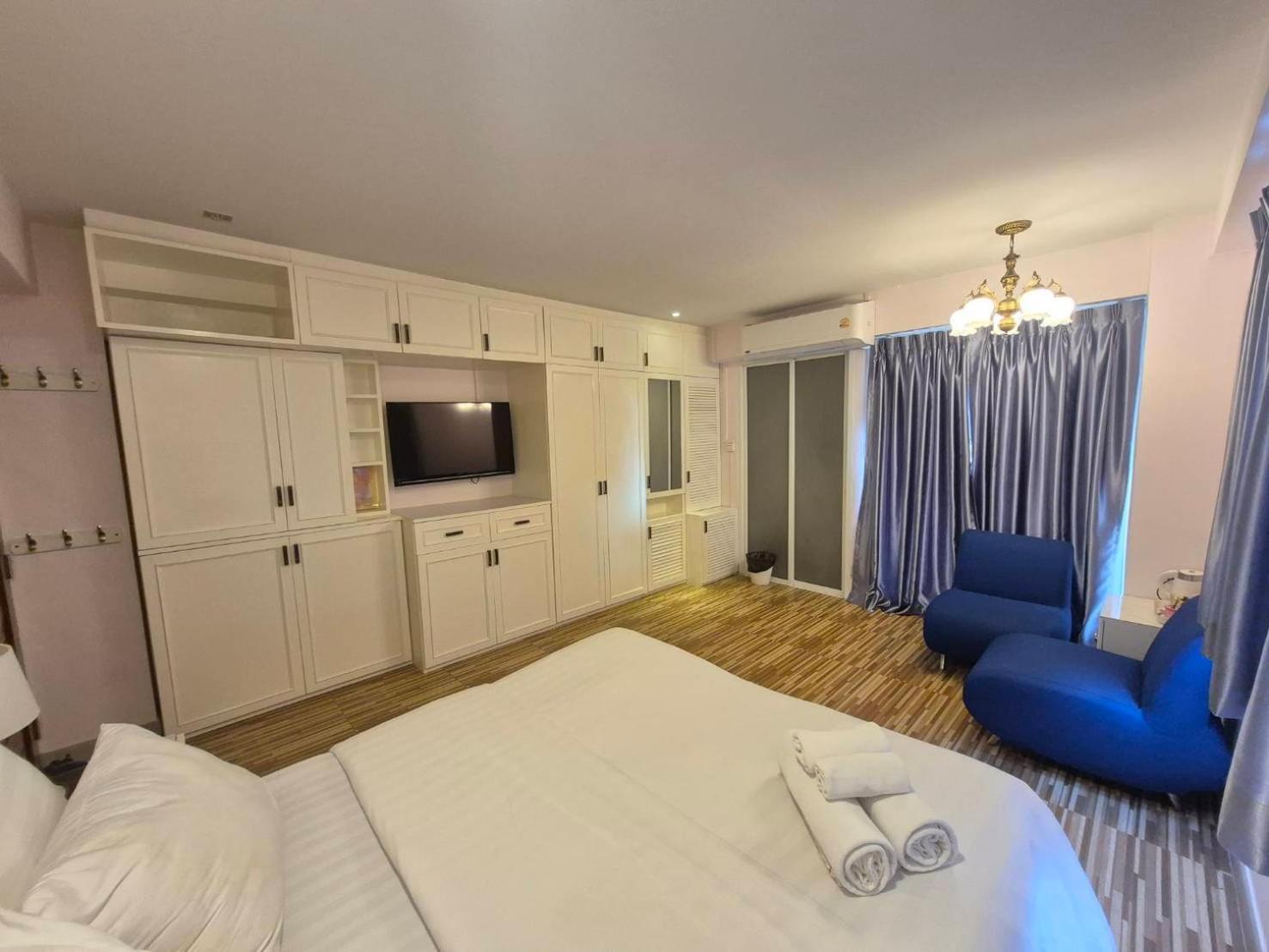 Deluxe Queen Room photo 2