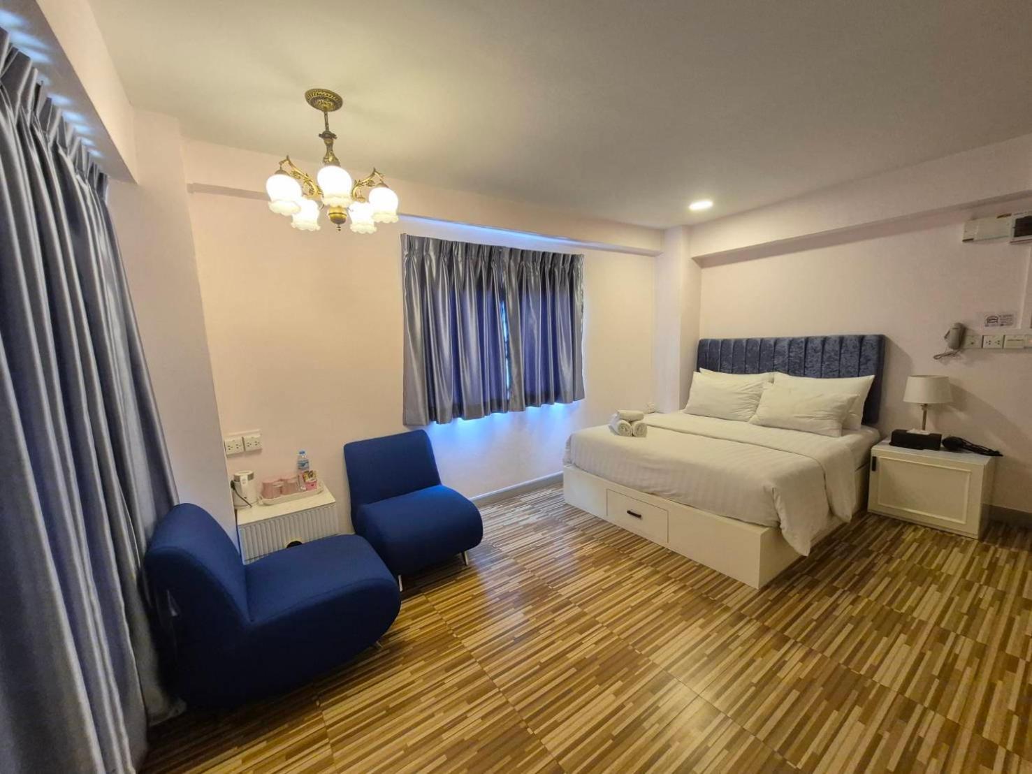 Deluxe Queen Room photo 3