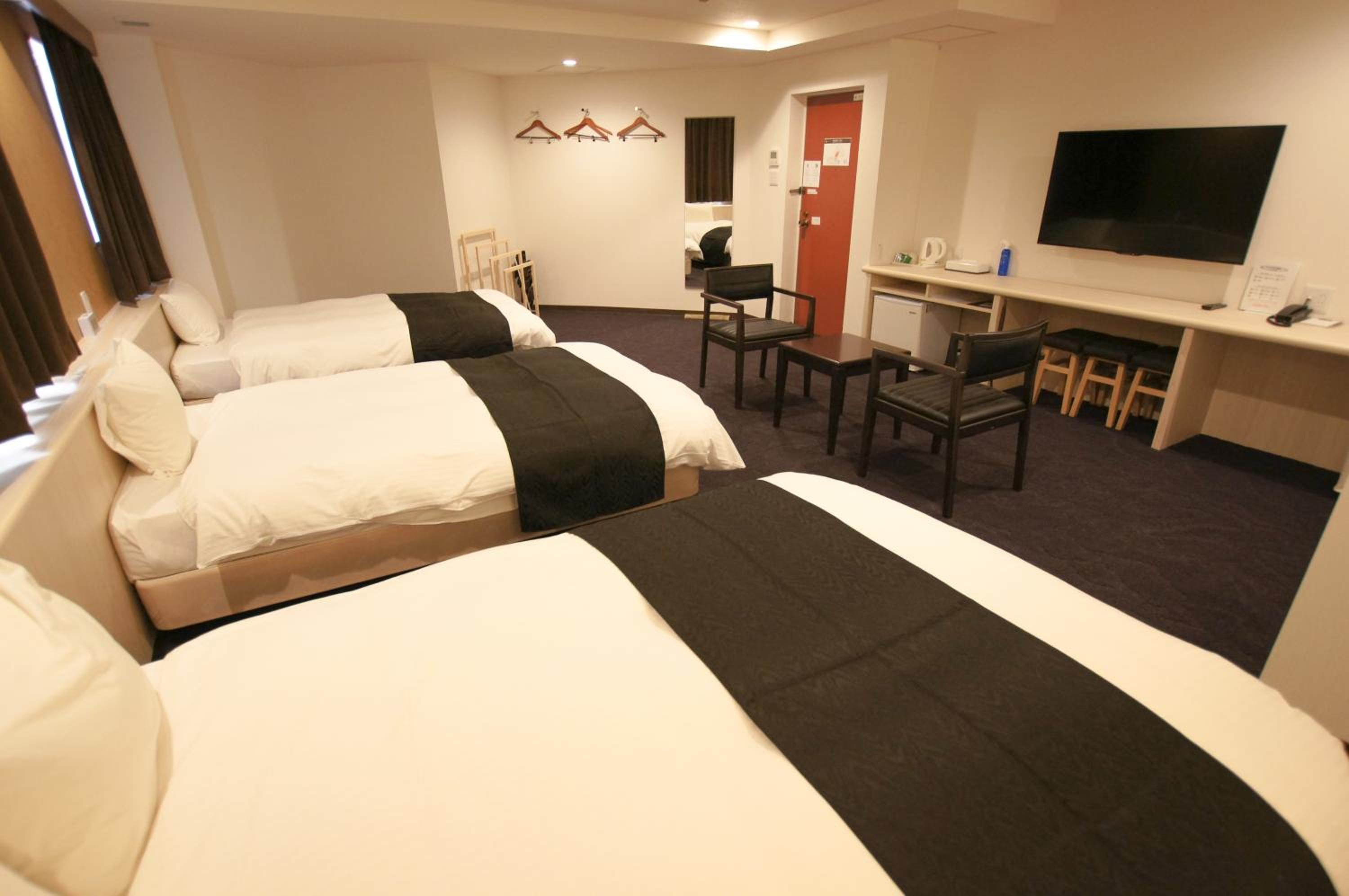 Triple Room - Non-Smoking photo 3