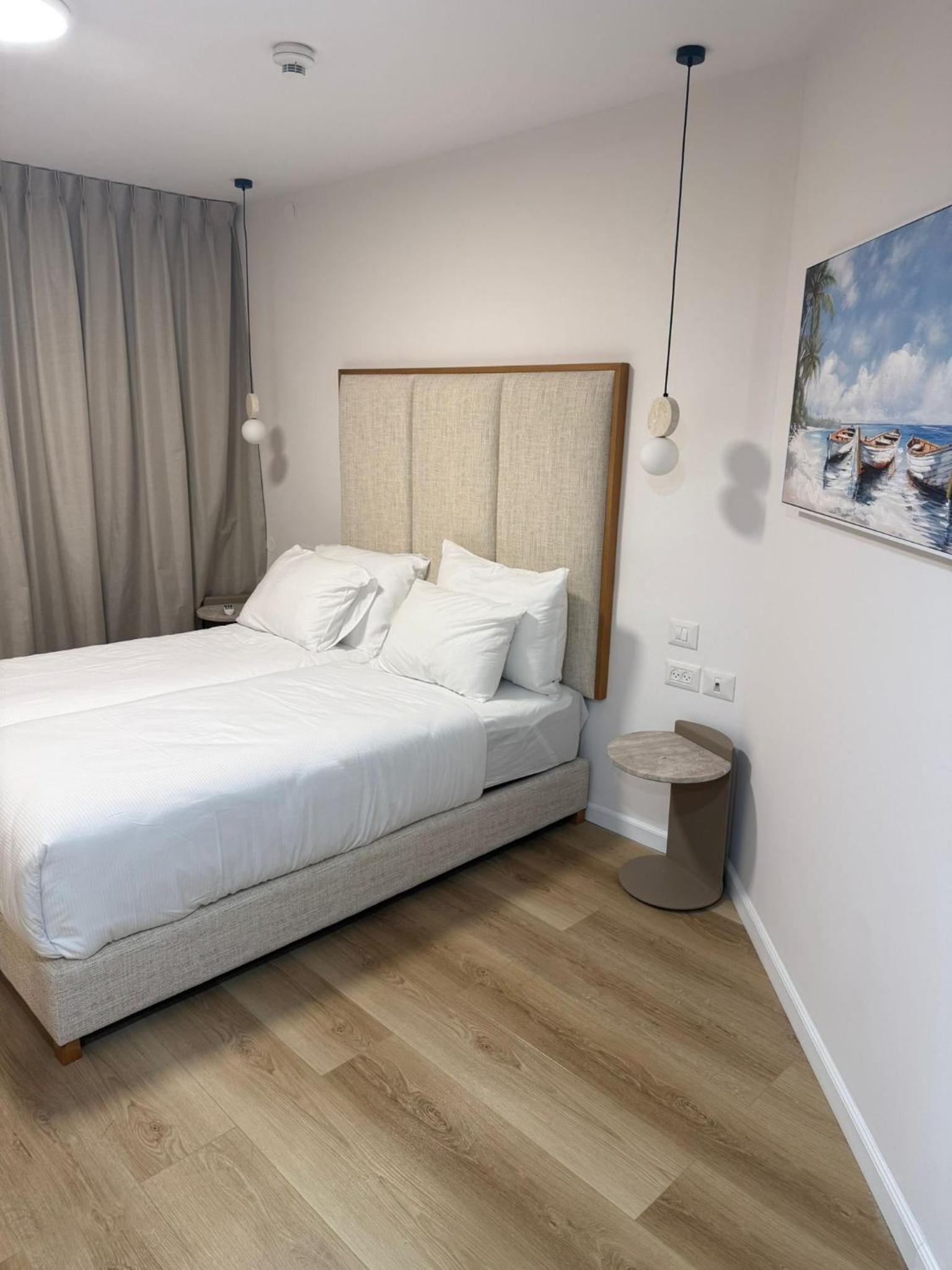 Deluxe Double or Twin Room with Sea View photo 1