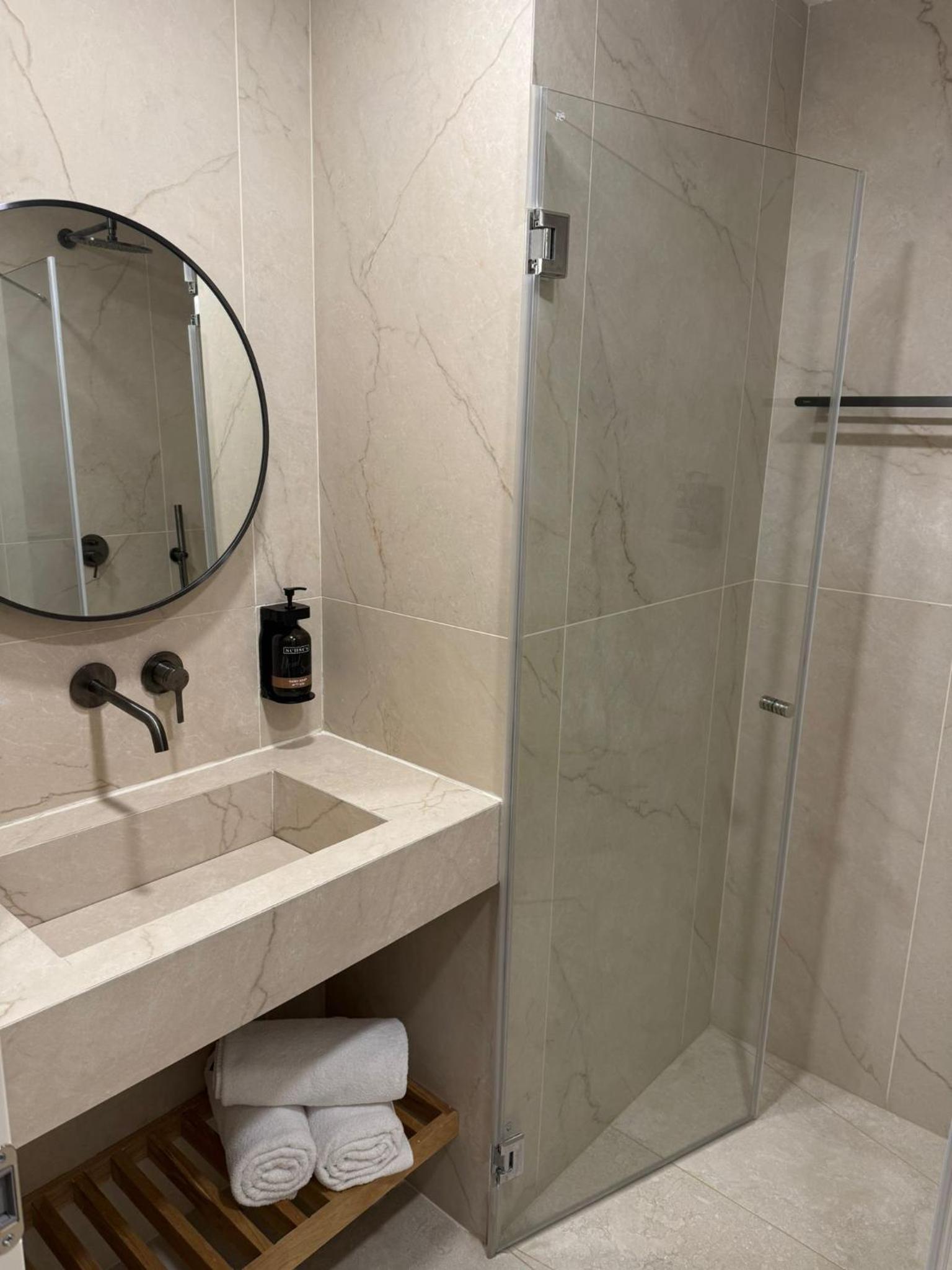 Deluxe Double or Twin Room with Sea View photo 2