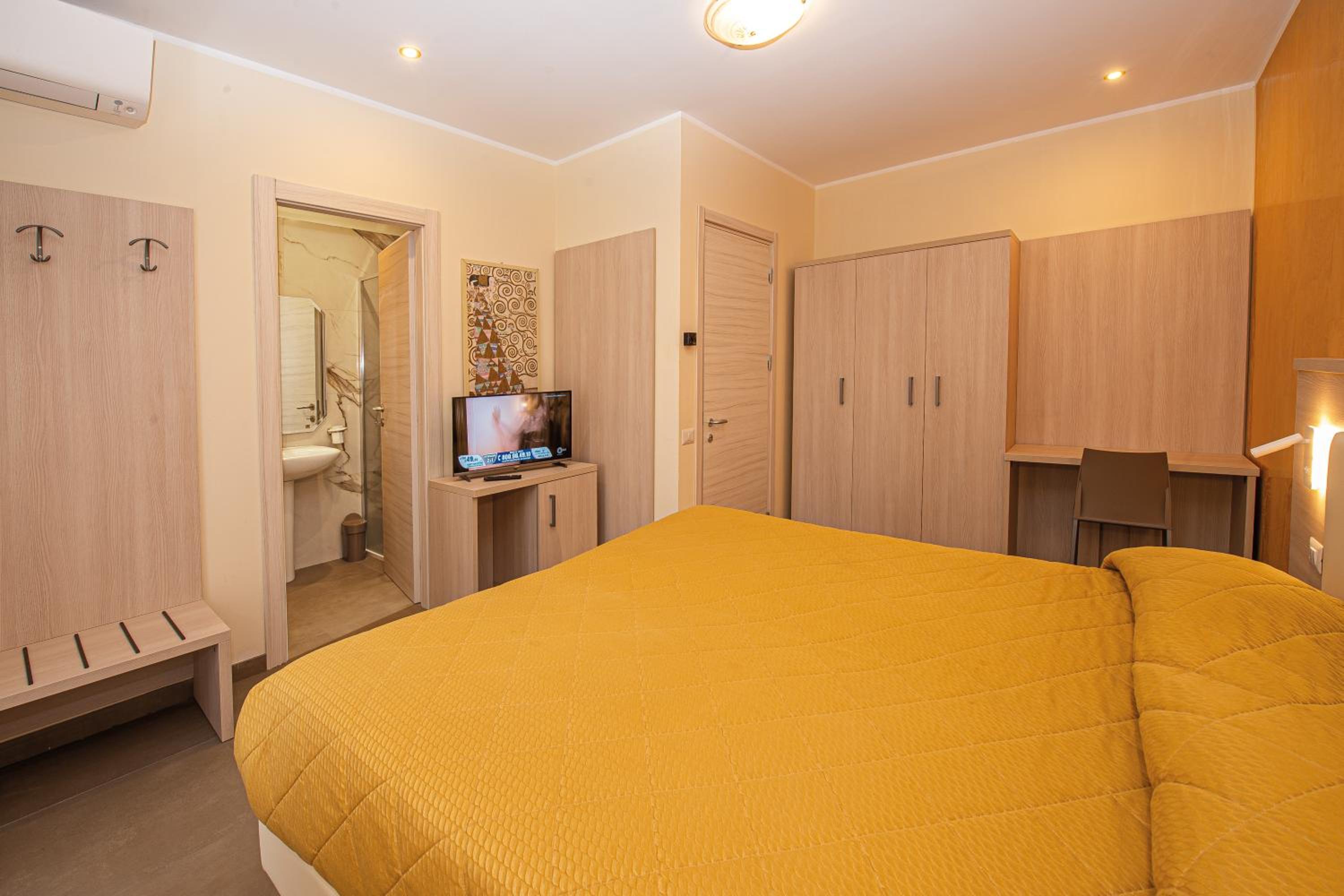 Double Room photo 3