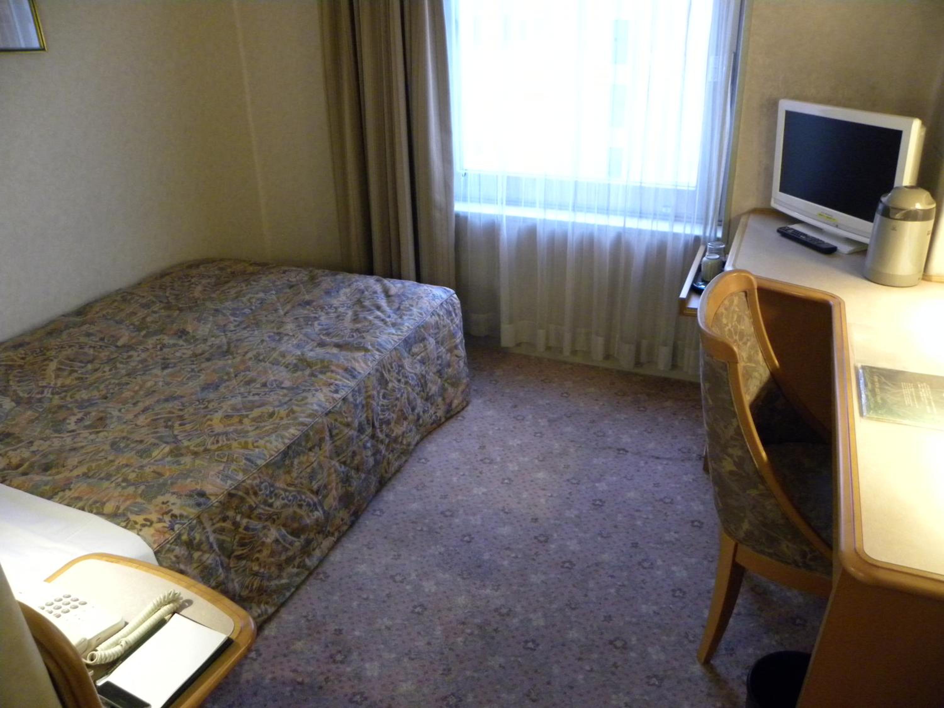 Single Room - Smoking photo 1