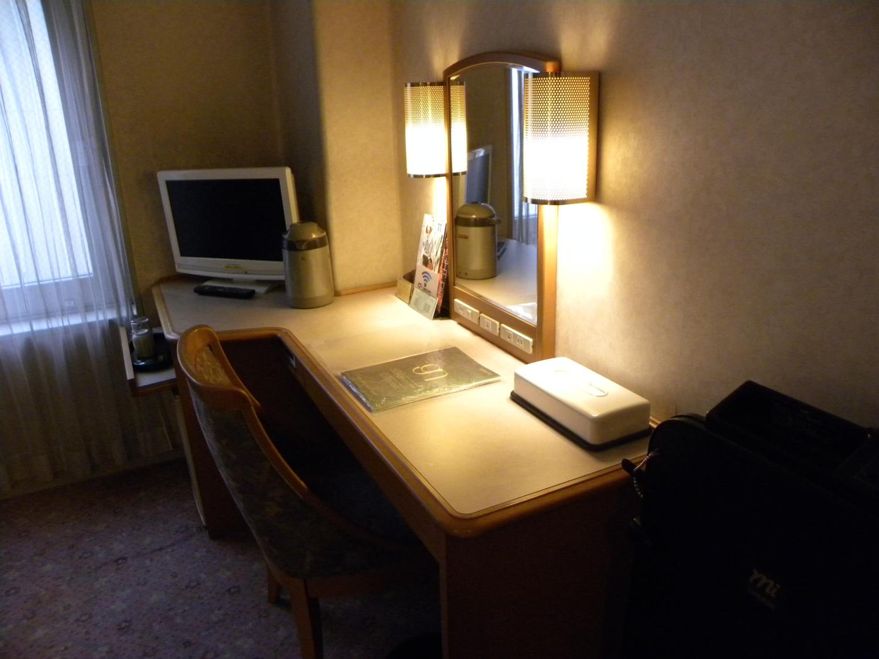 Single Room - Smoking photo 2