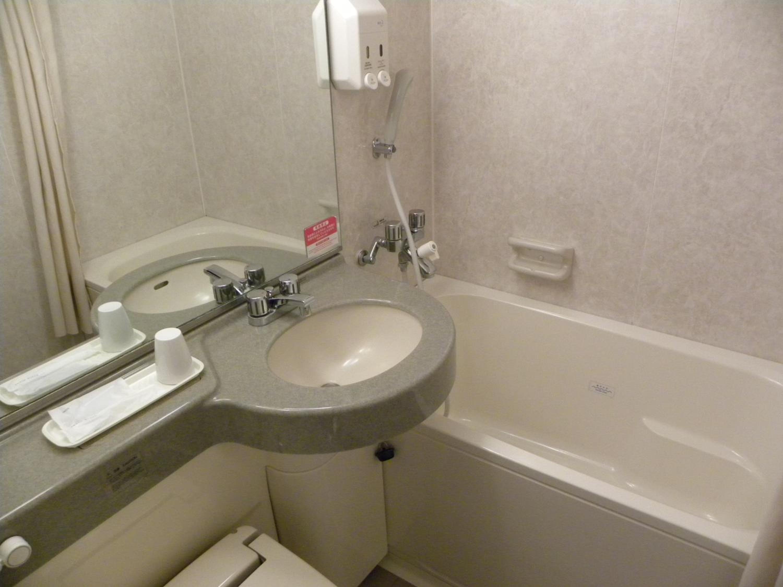 Single Room - Smoking photo 3