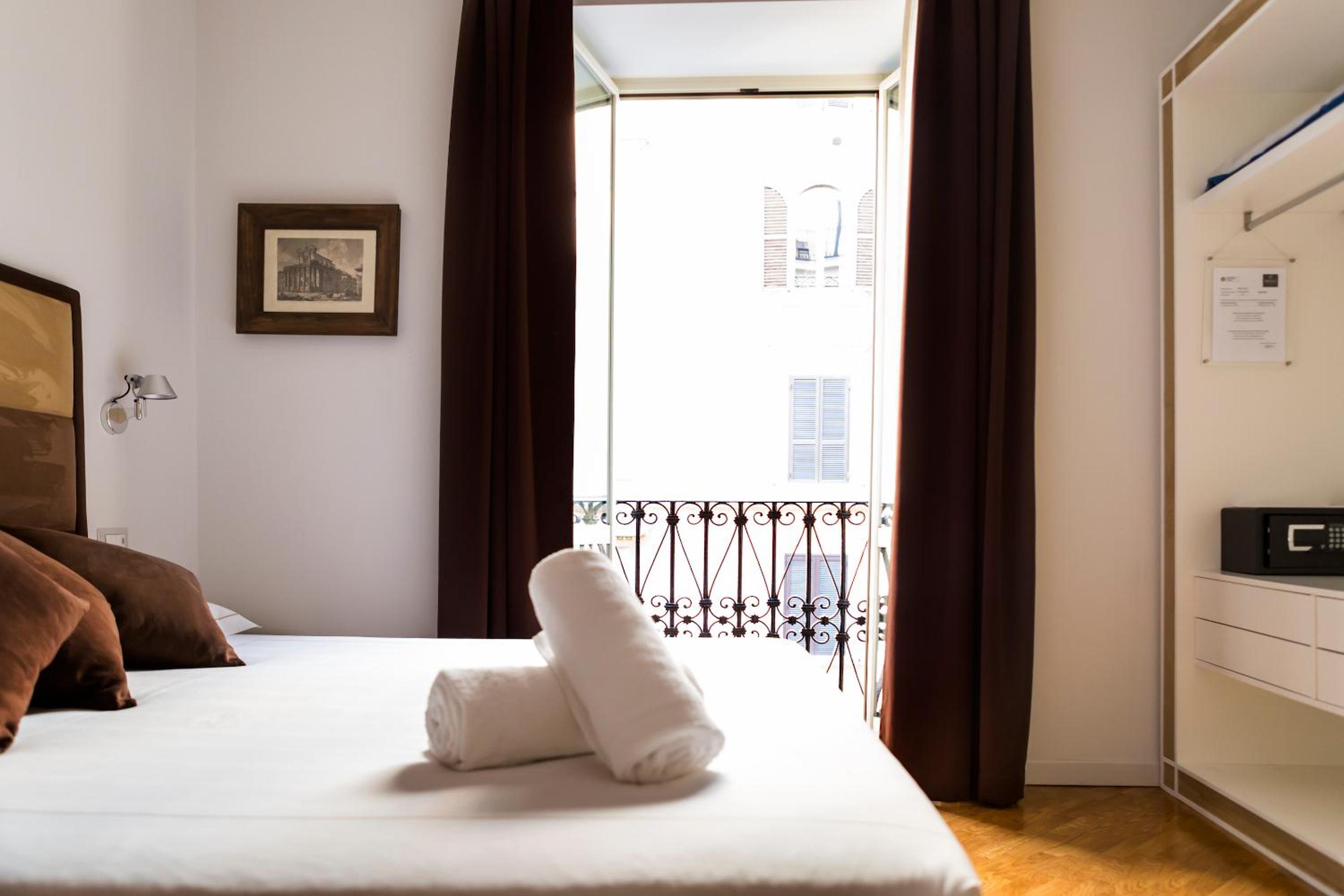 Suite matrimoniale con vista città photo 1