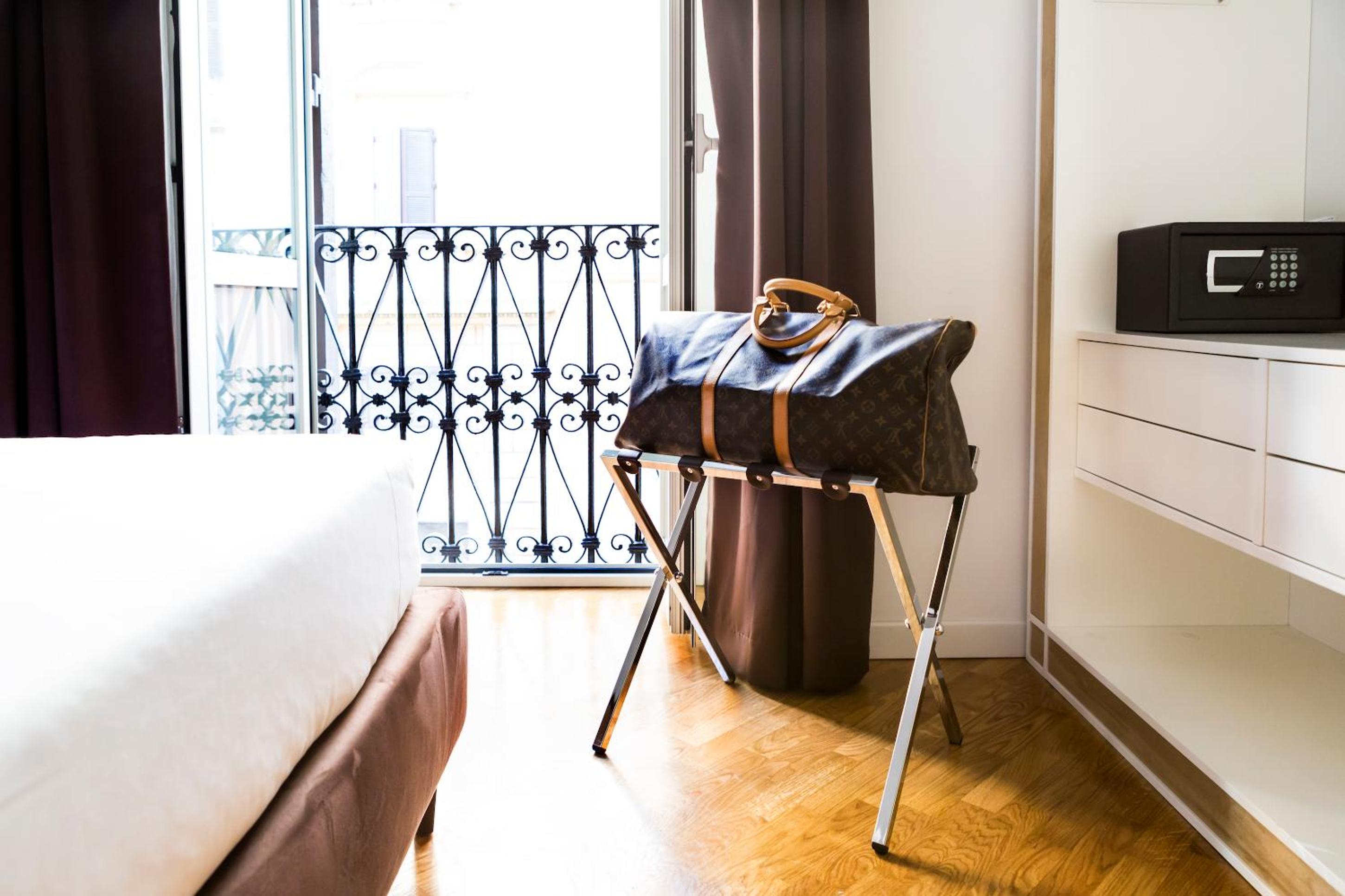 Deluxe Double Suite photo 2