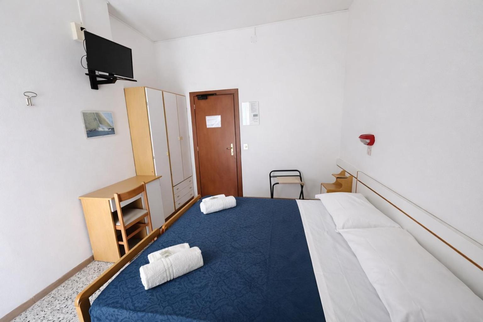 Basic Triple Room photo 1