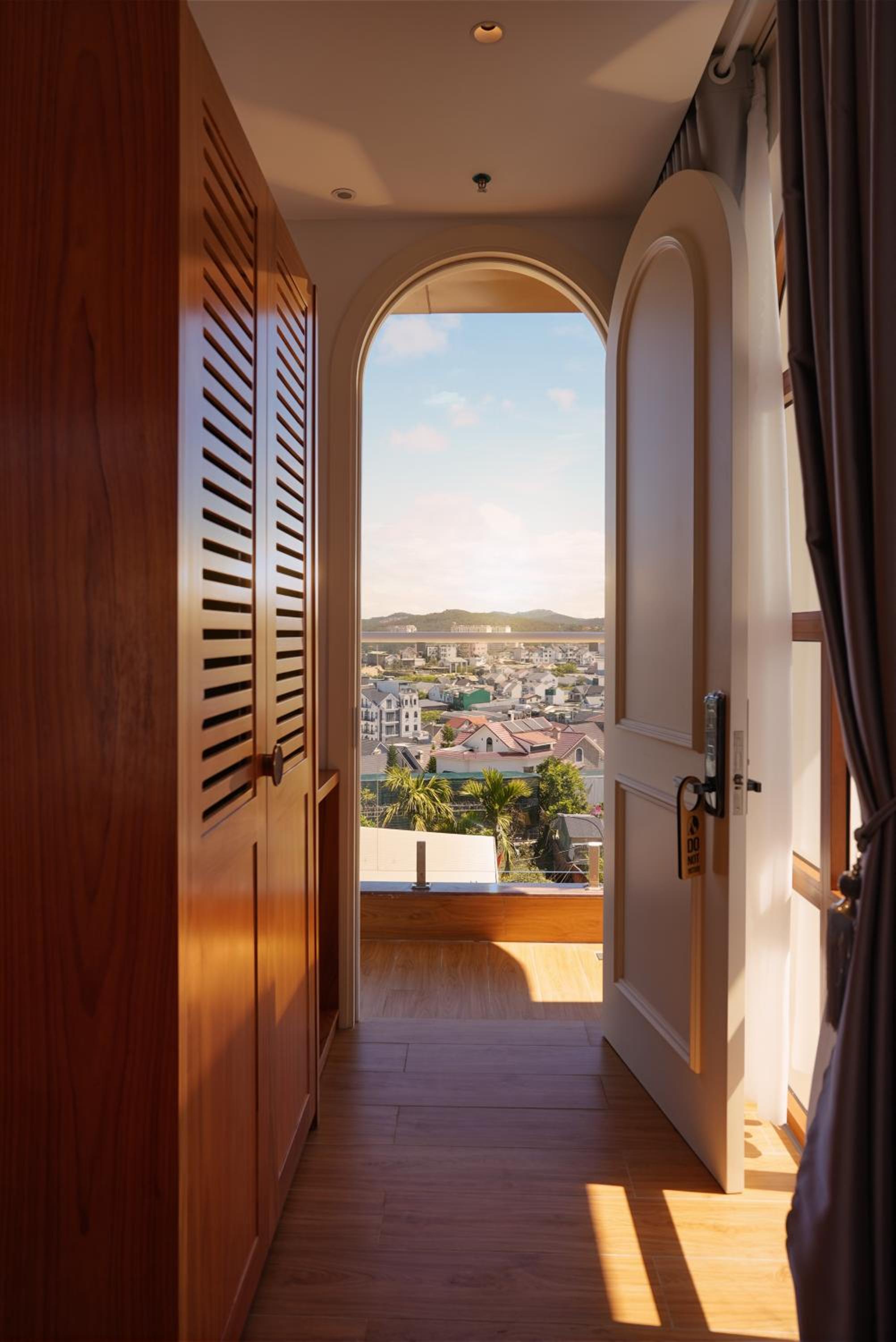 Deluxe Double Room with Balcony photo 2