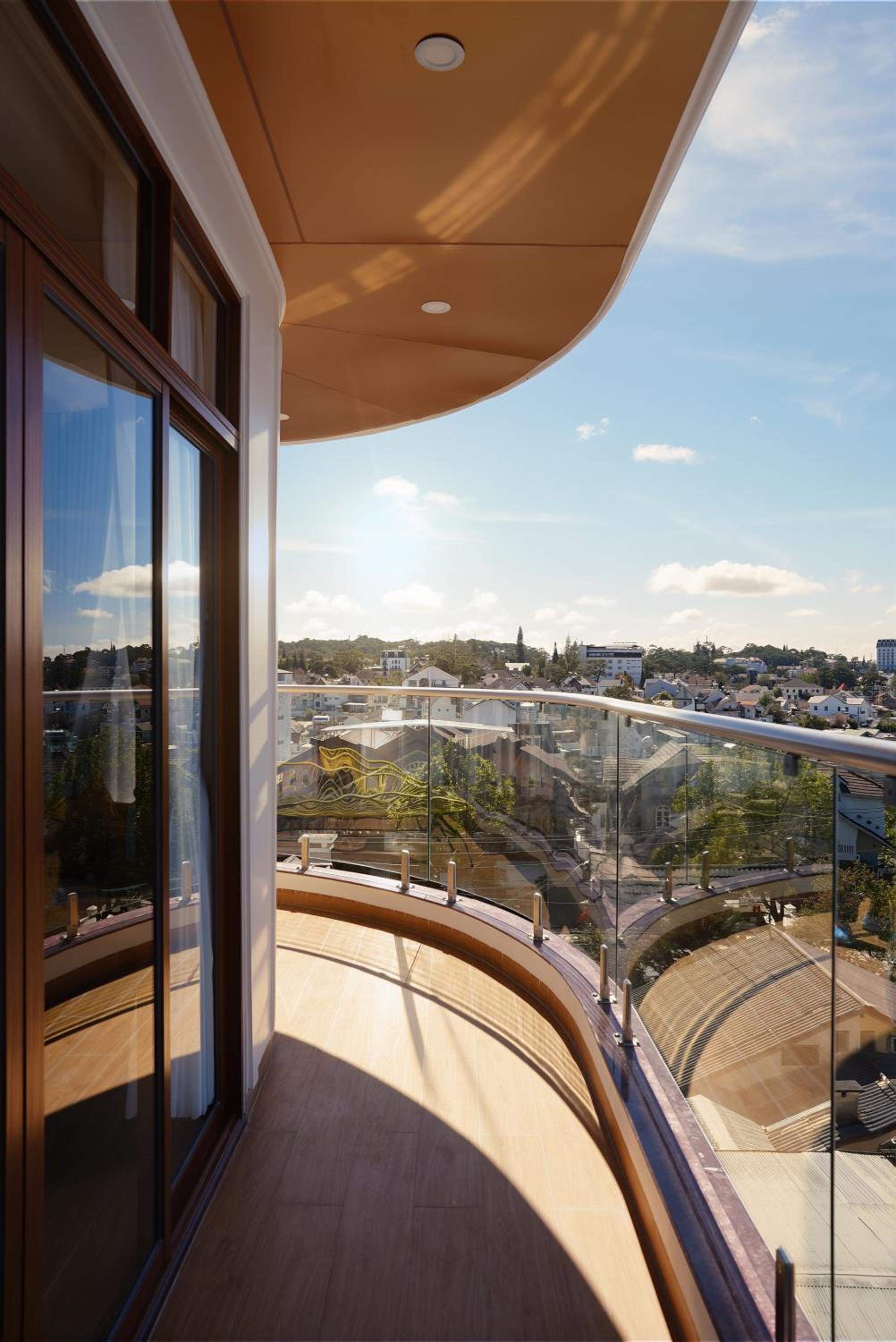 Deluxe Double Room with Balcony photo 3