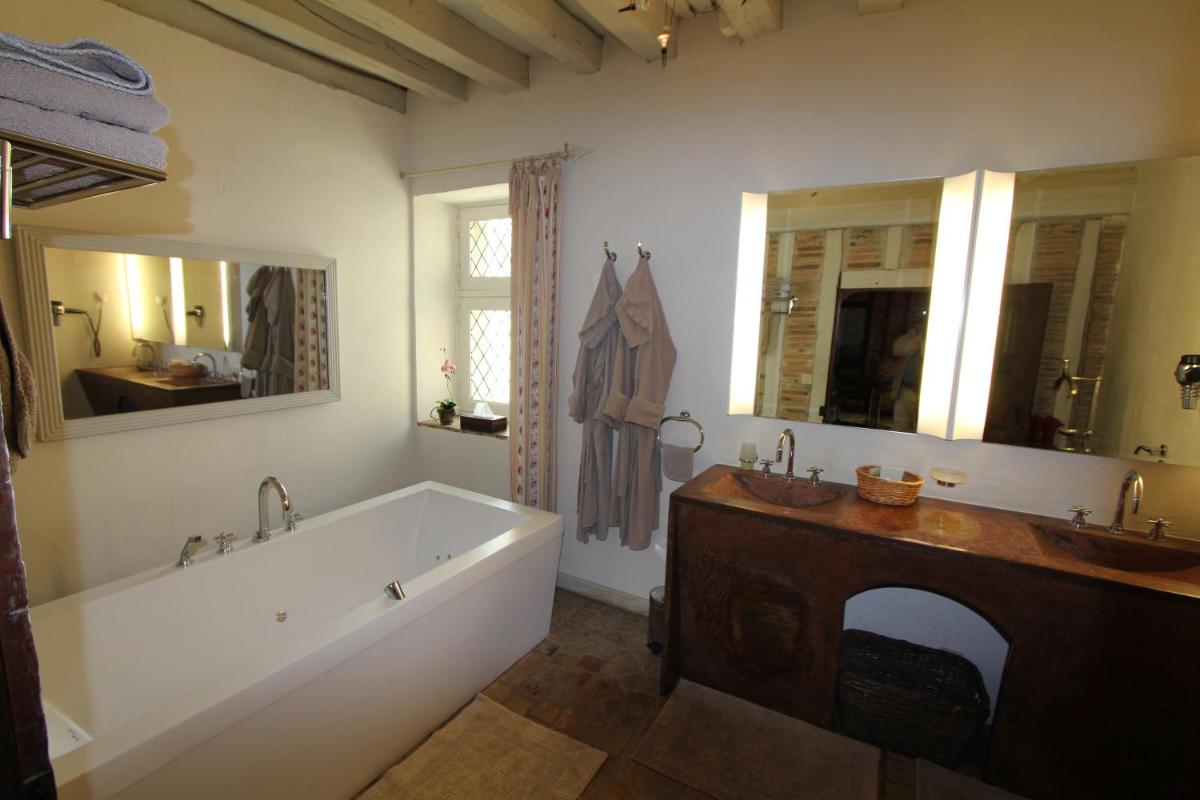 Grand Deluxe Suite photo 3