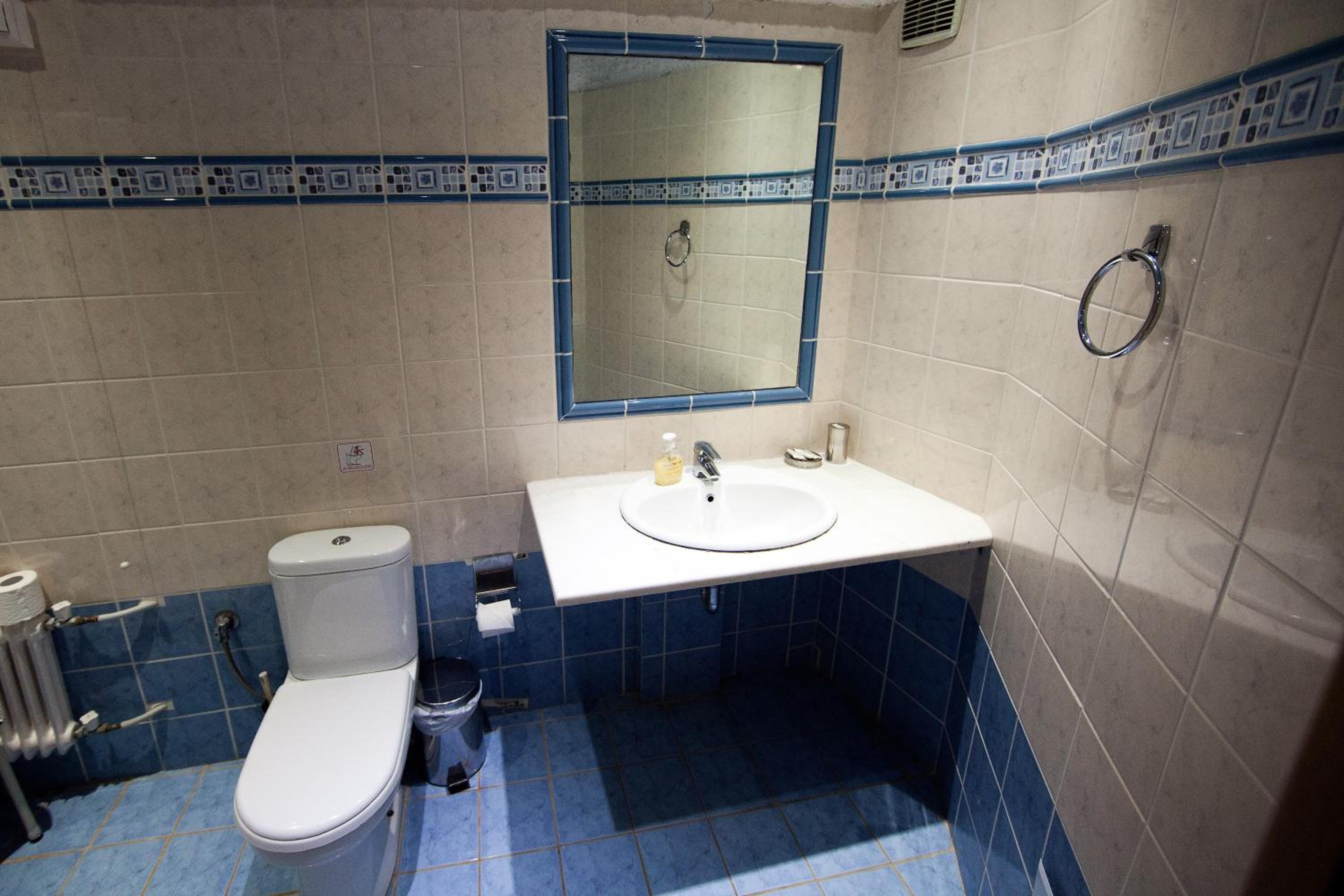 Double or Twin Room photo 3