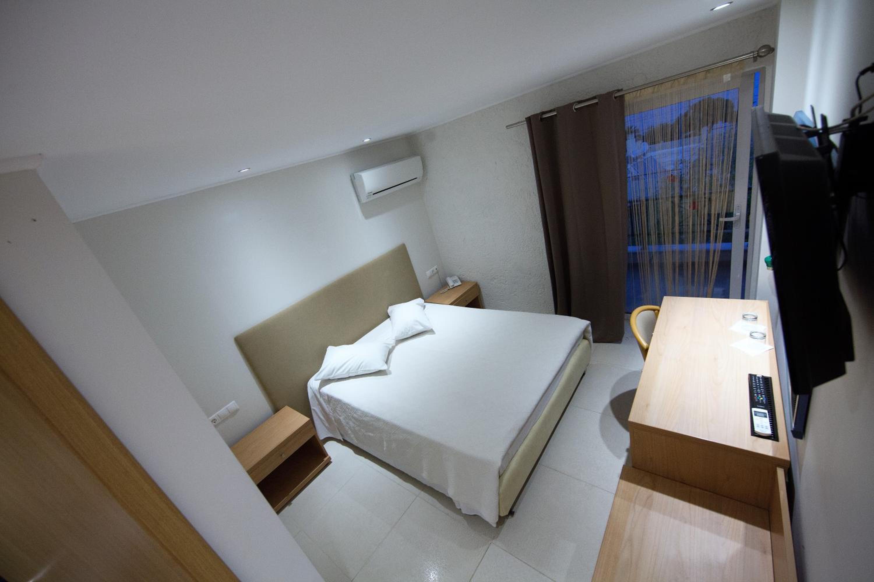 Single Room photo 3